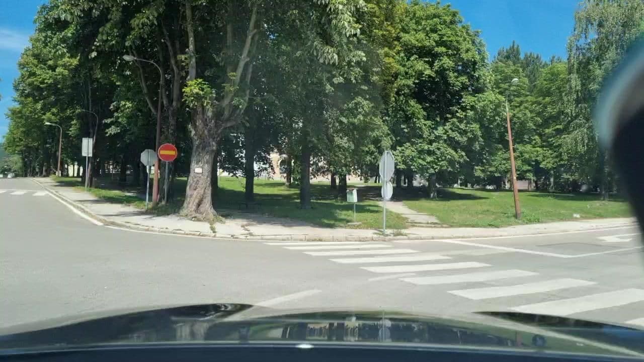 Street view near d.o.o. "Platinium", Drvar — © roadroid (CC BY-SA · Mapillary)