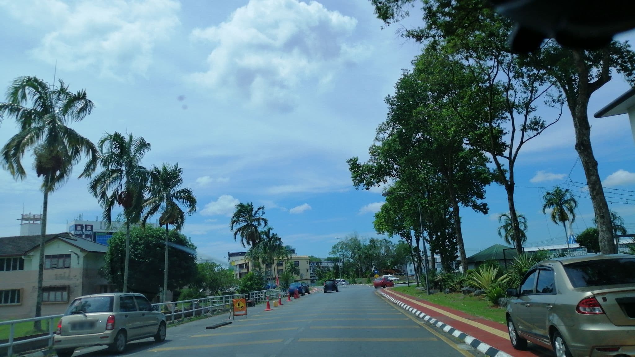 Street view near Lot 10 Boutique Hotel, Kuching — © addx (CC BY-SA · Mapillary)