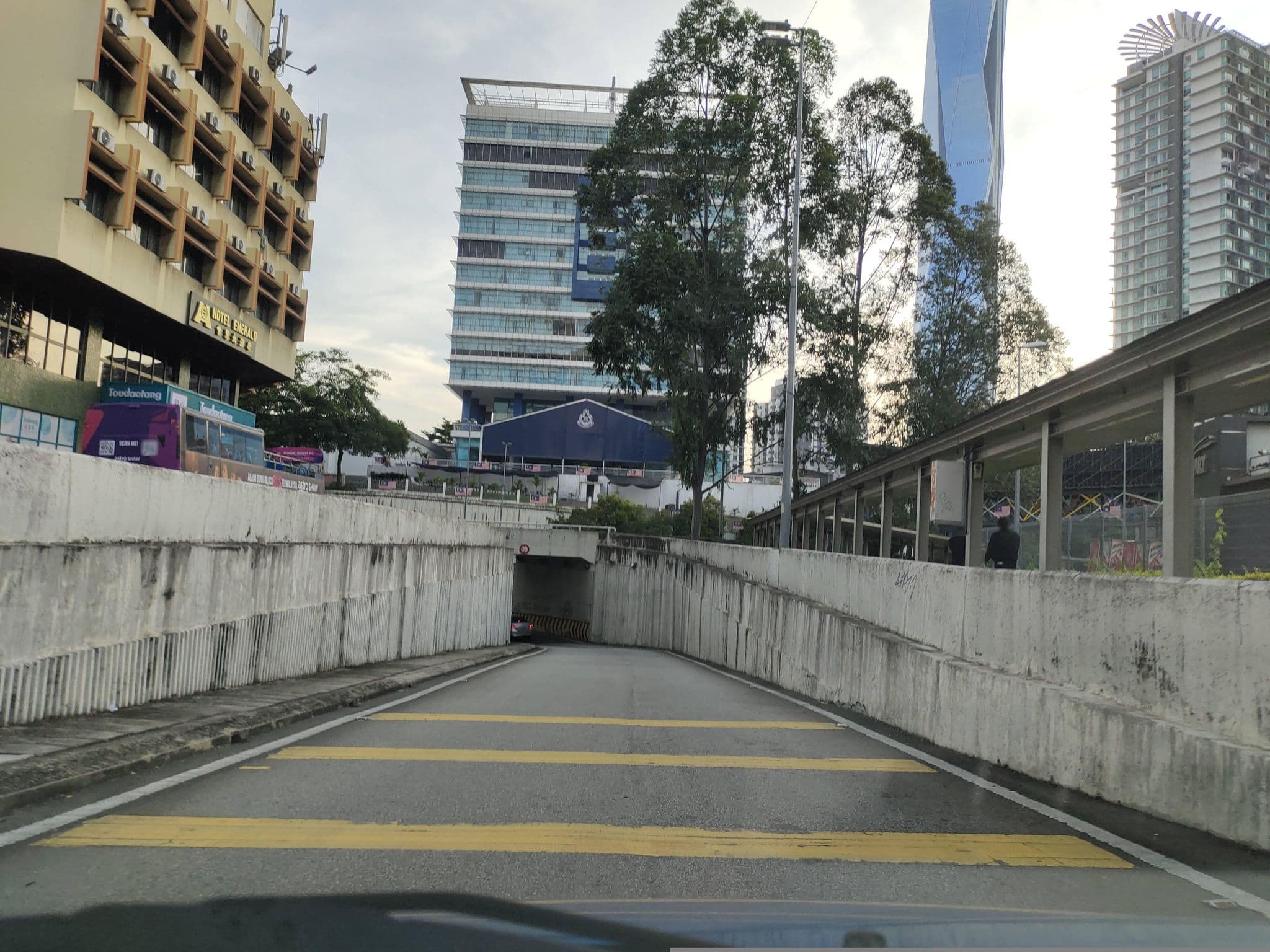 Street view near Emerald, Bukit Bintang — © zh9567 (CC BY-SA · Mapillary)