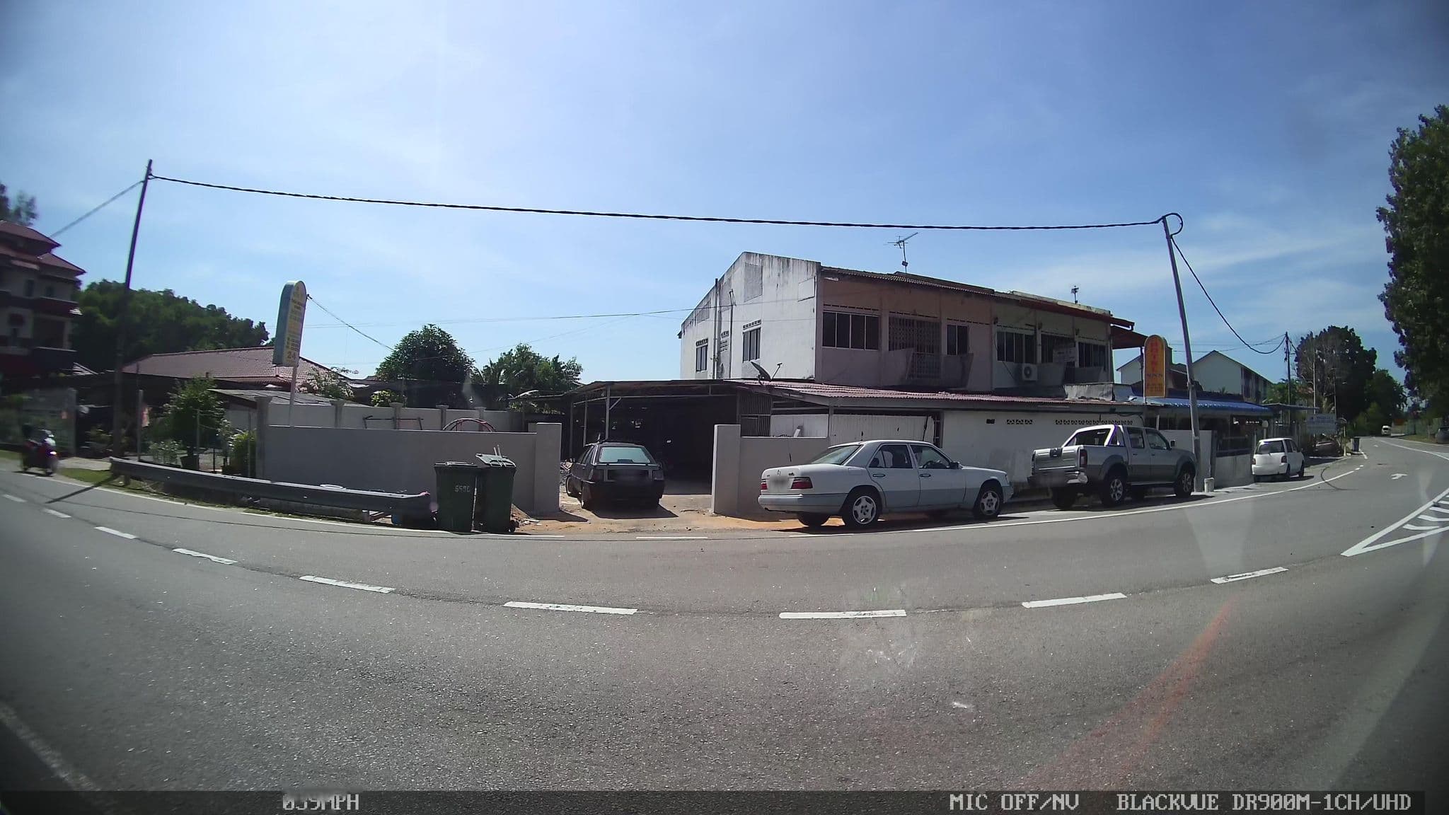 Street view near Sns, Kampung Bukit Beruang — © kaart_3 (CC BY-SA · Mapillary)