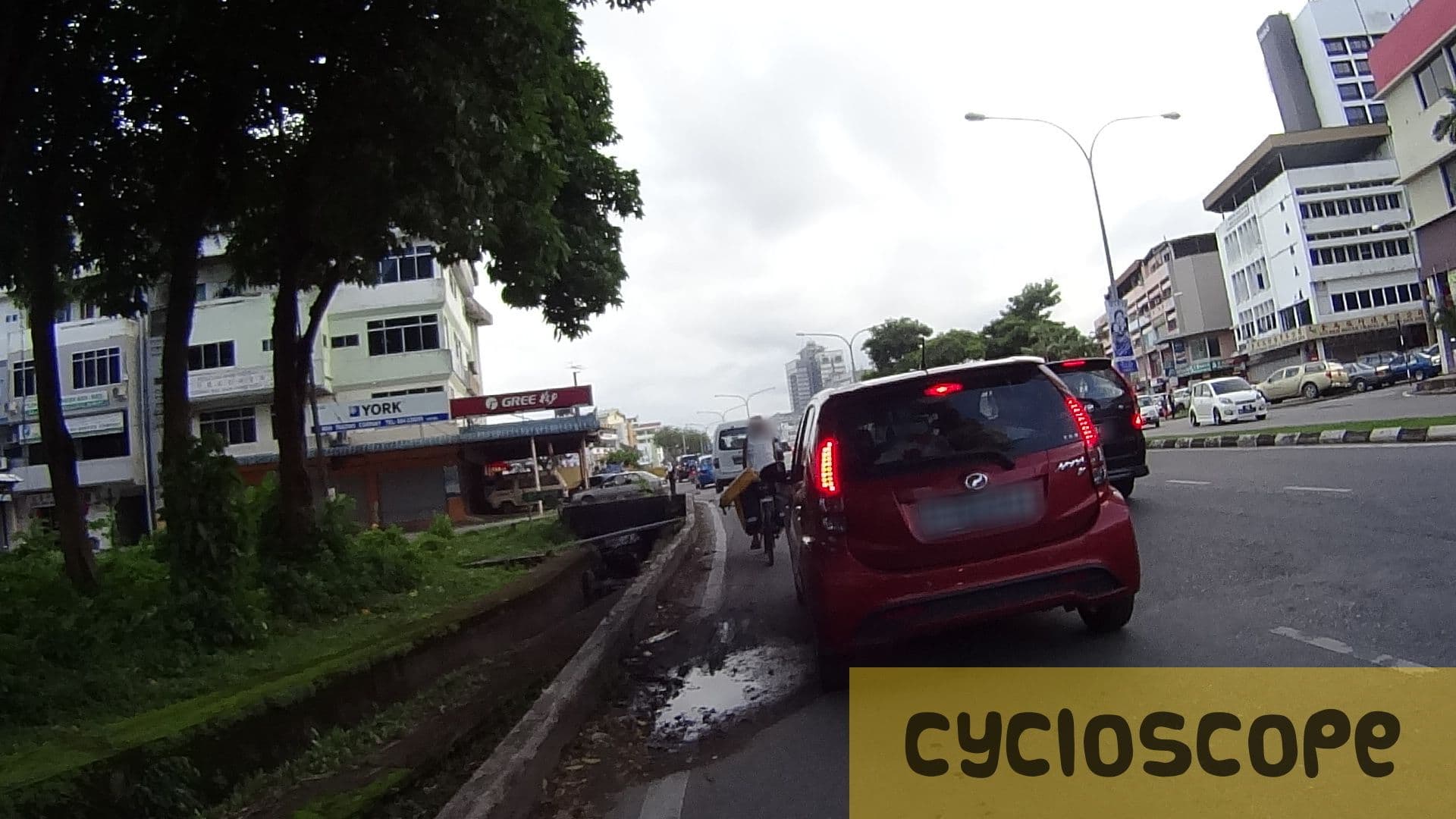Street view near Mandyrin Hotel, Sibu — © cycloscope (CC BY-SA · Mapillary)