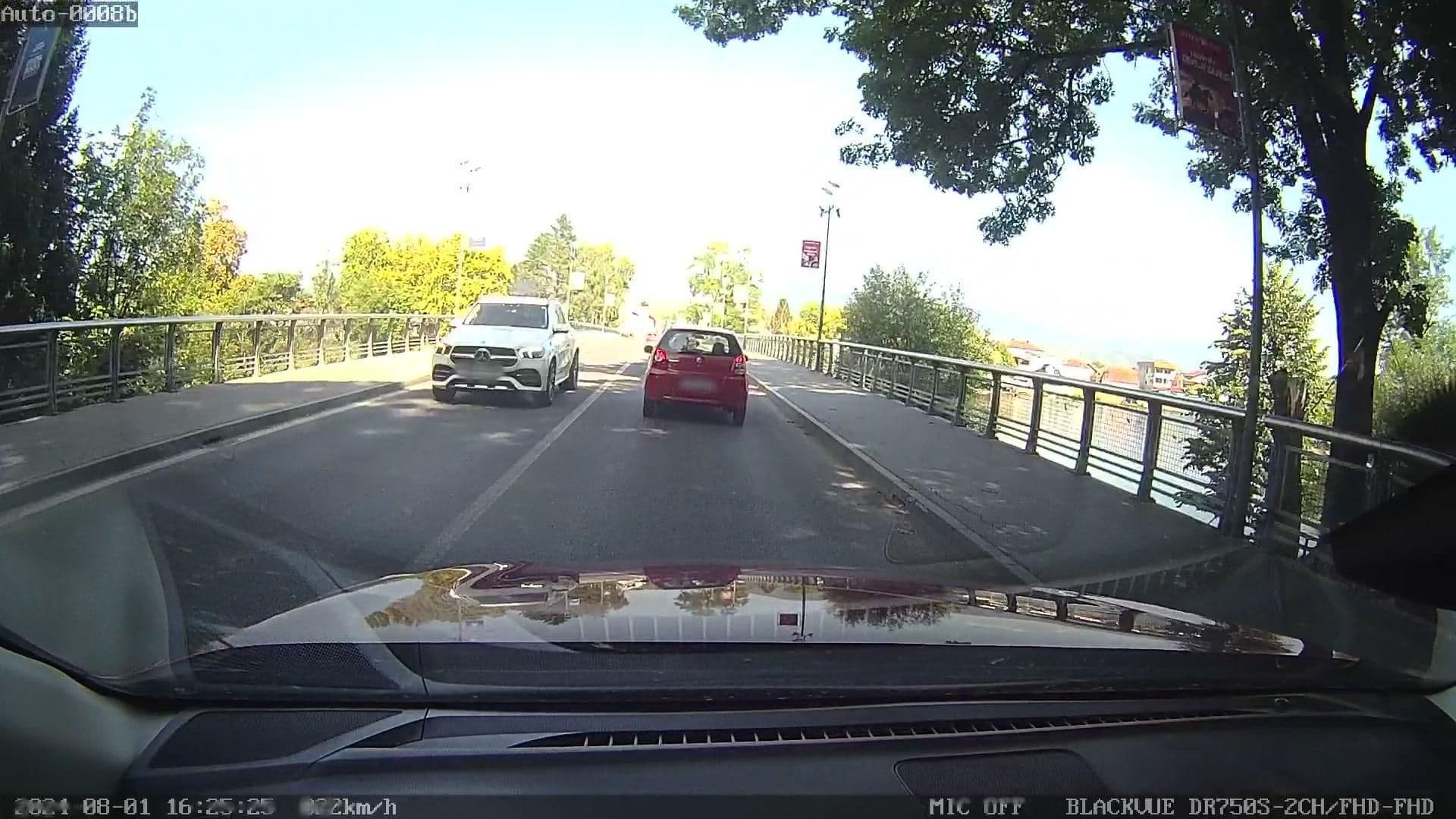 Street view near Hotel Paviljon, Bihać — © rdnnk (CC BY-SA · Mapillary)