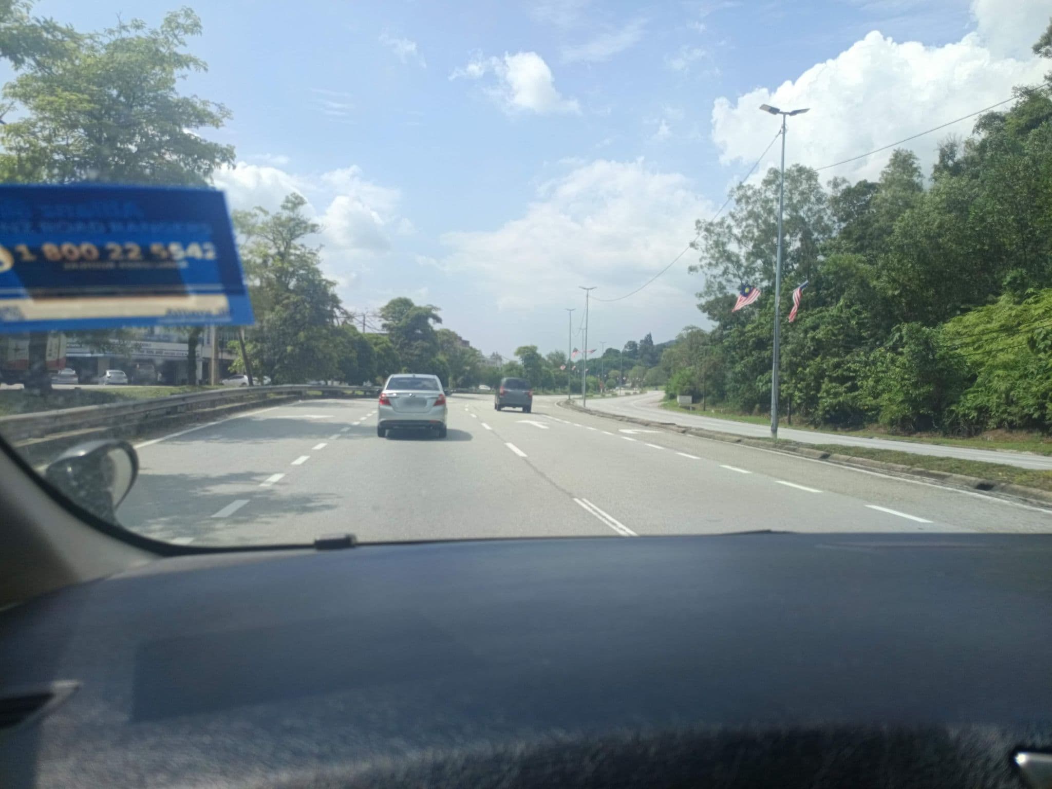 Street view near Hotel Sun Light, Kampar — © YikQin (CC BY-SA · Mapillary)