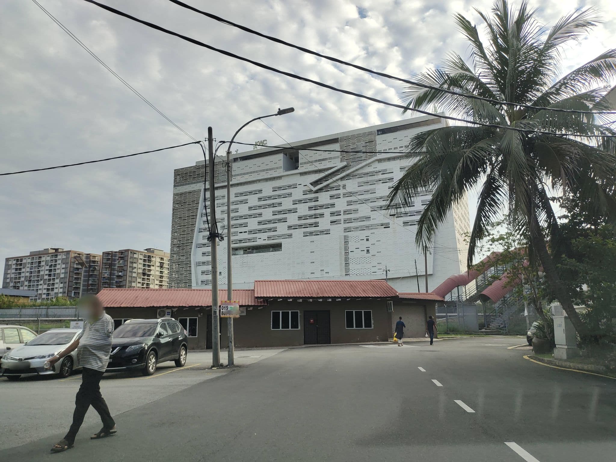 Street view near No One Lodge, Pudu — © zh9567 (CC BY-SA · Mapillary)