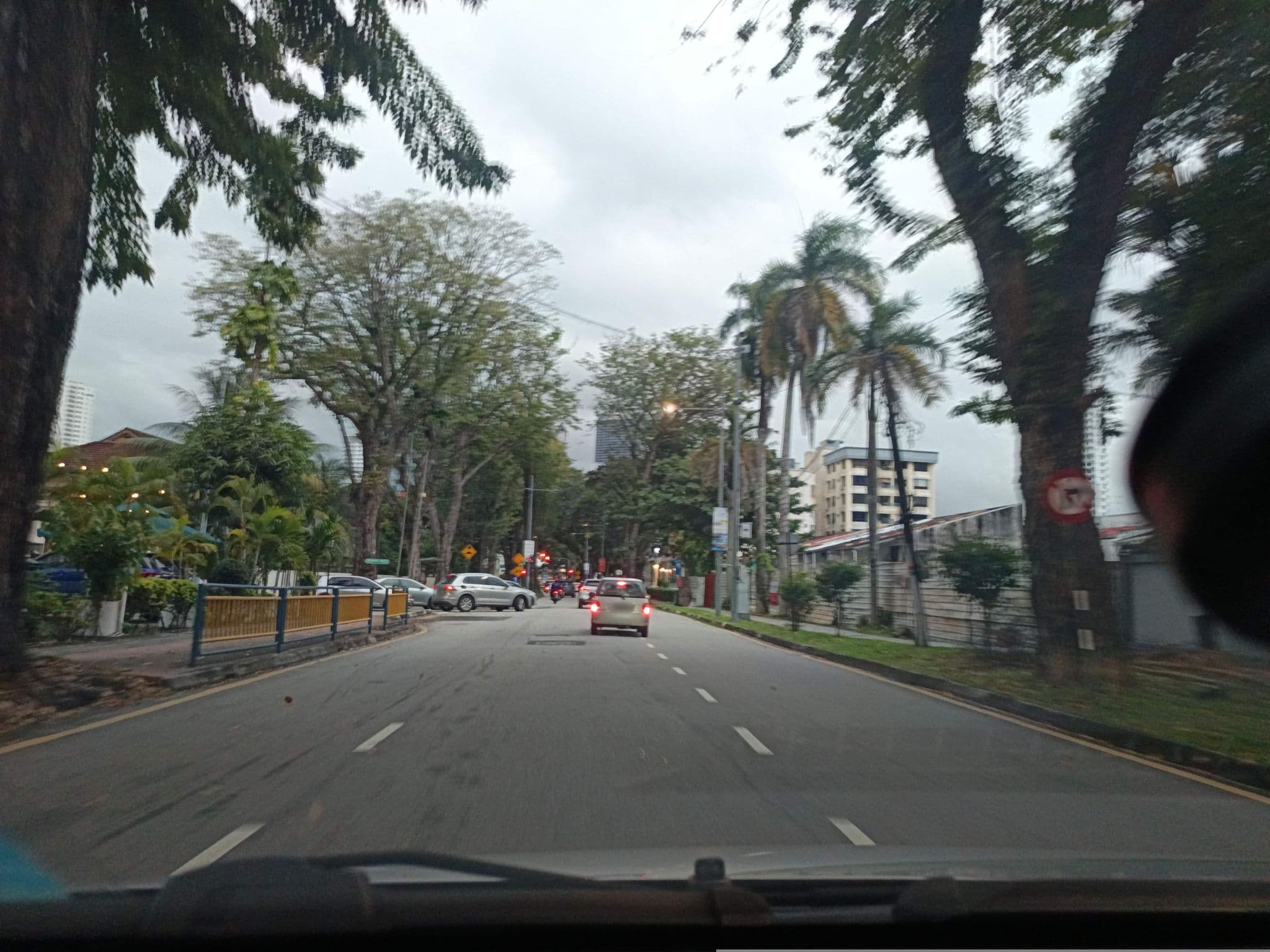 Street view near Apple Hotel, Tanjung Tokong — © YikQin (CC BY-SA · Mapillary)