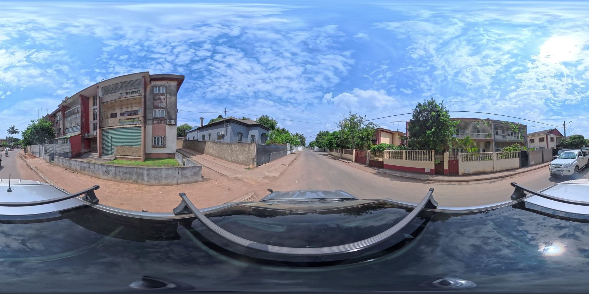Street view near Pink Papaya Backpackers, Chimoio — © renaldoflor (CC BY-SA · Mapillary)