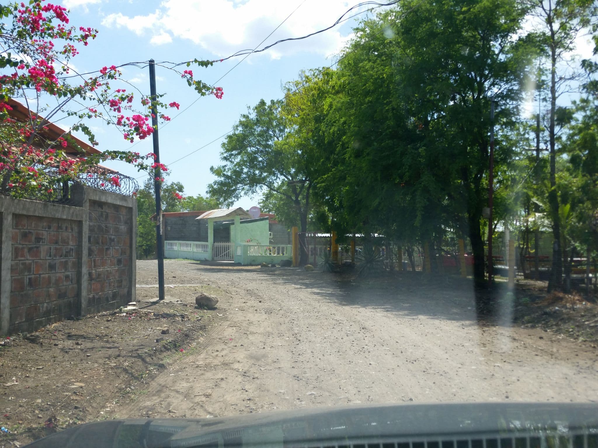 Street view near Backpackers Inn, Poneloya — © jaakkoh (CC BY-SA · Mapillary)
