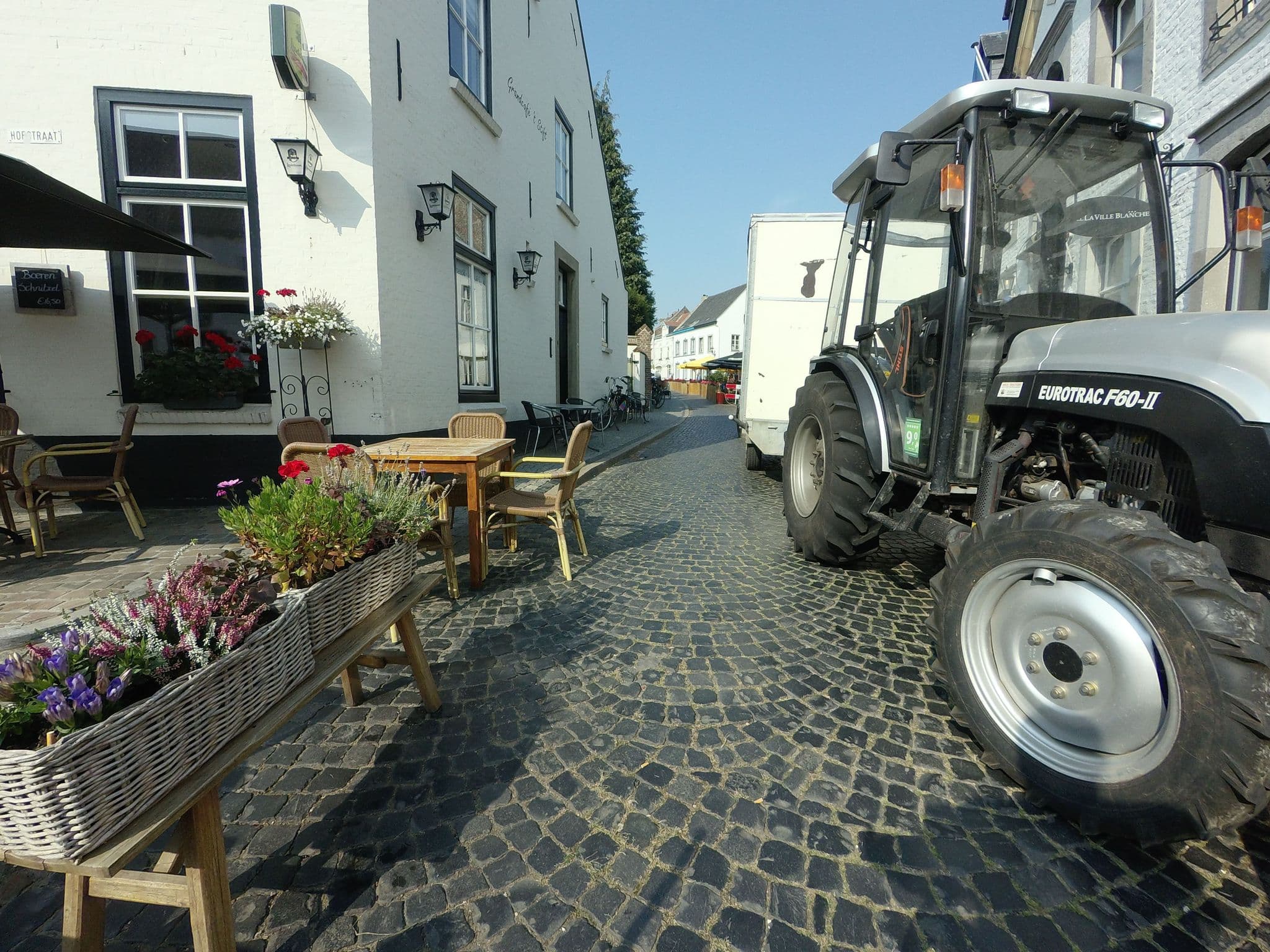 Street view near Hotel-Restaurant La Ville Blanche, Thorn — © madel (CC BY-SA · Mapillary)