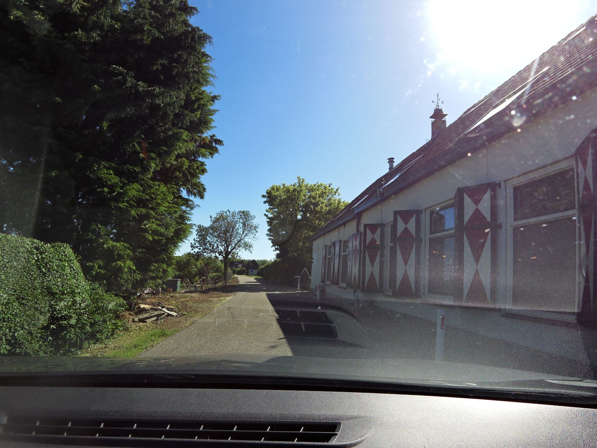 Street view near De Schone Woerd, Hellevoetsluis — © sander_h (CC BY-SA · Mapillary)