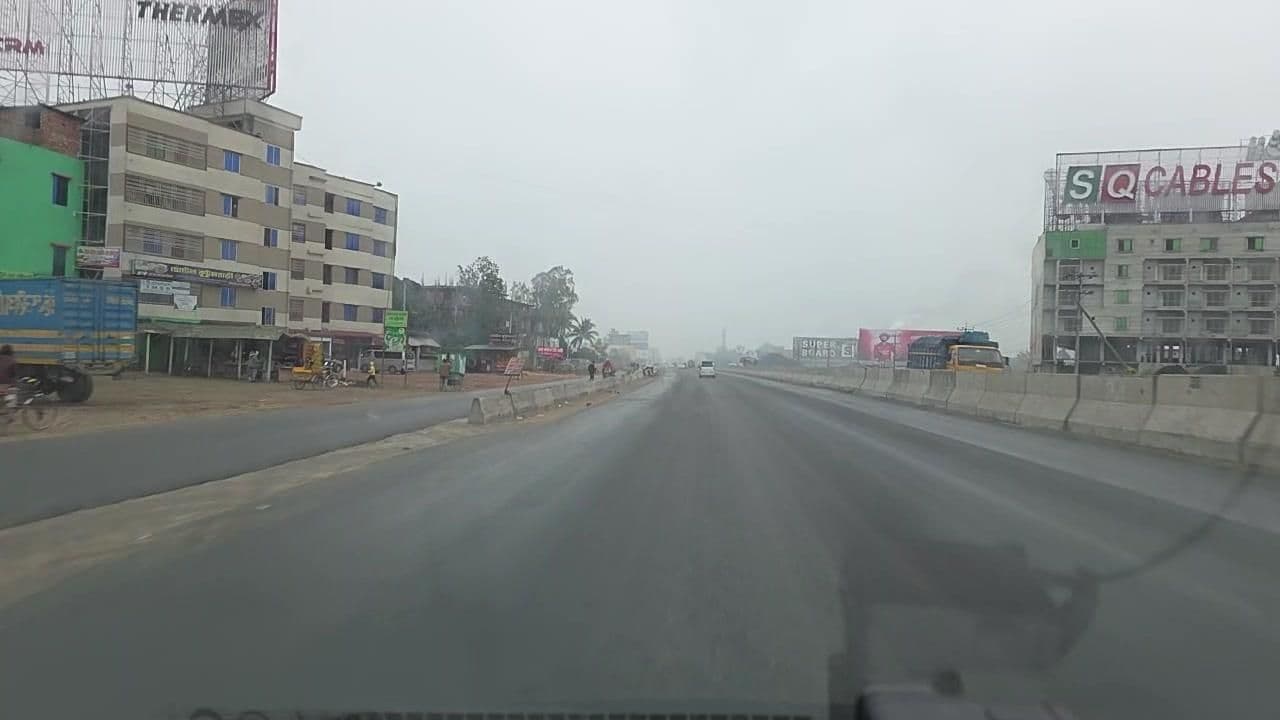 Street view near Hanif Highway Hotel, Sirajganj — © roadroid (CC BY-SA · Mapillary)