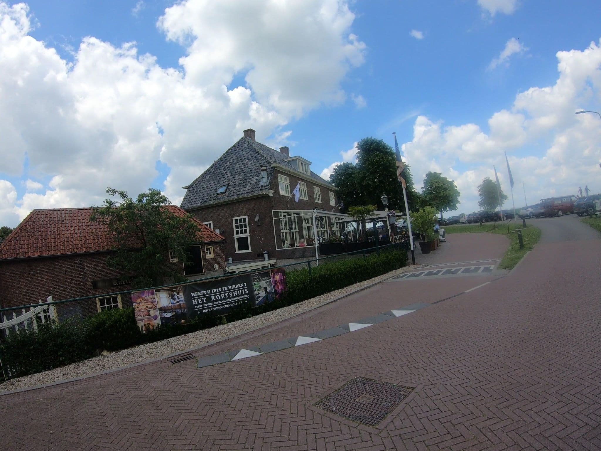 Street view near De Gouden Molen, Rossum — © algirdasc (CC BY-SA · Mapillary)