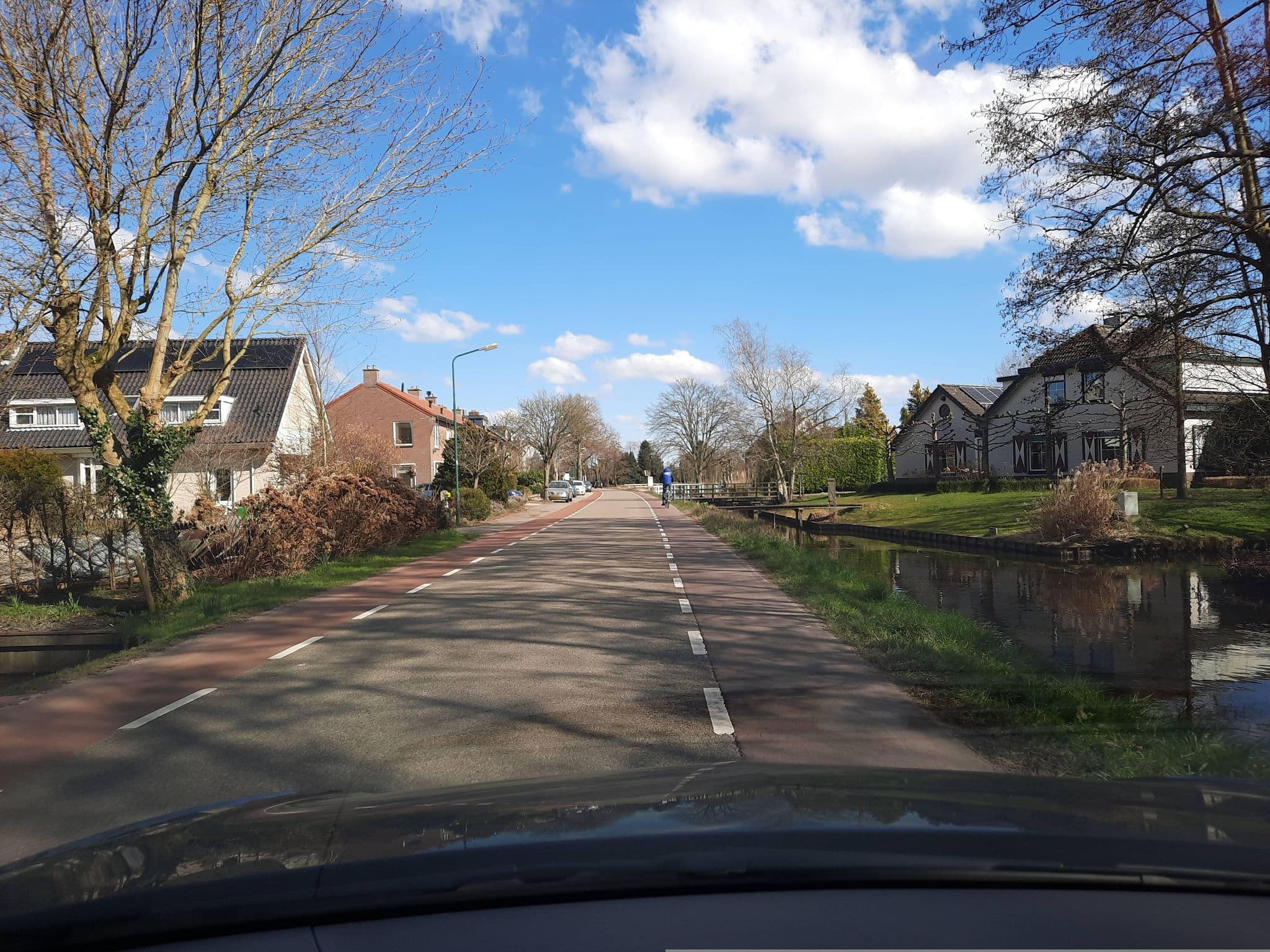 Street view near De Swarte Pauw, Kortenhoef — © Lowiekse (CC BY-SA · Mapillary)