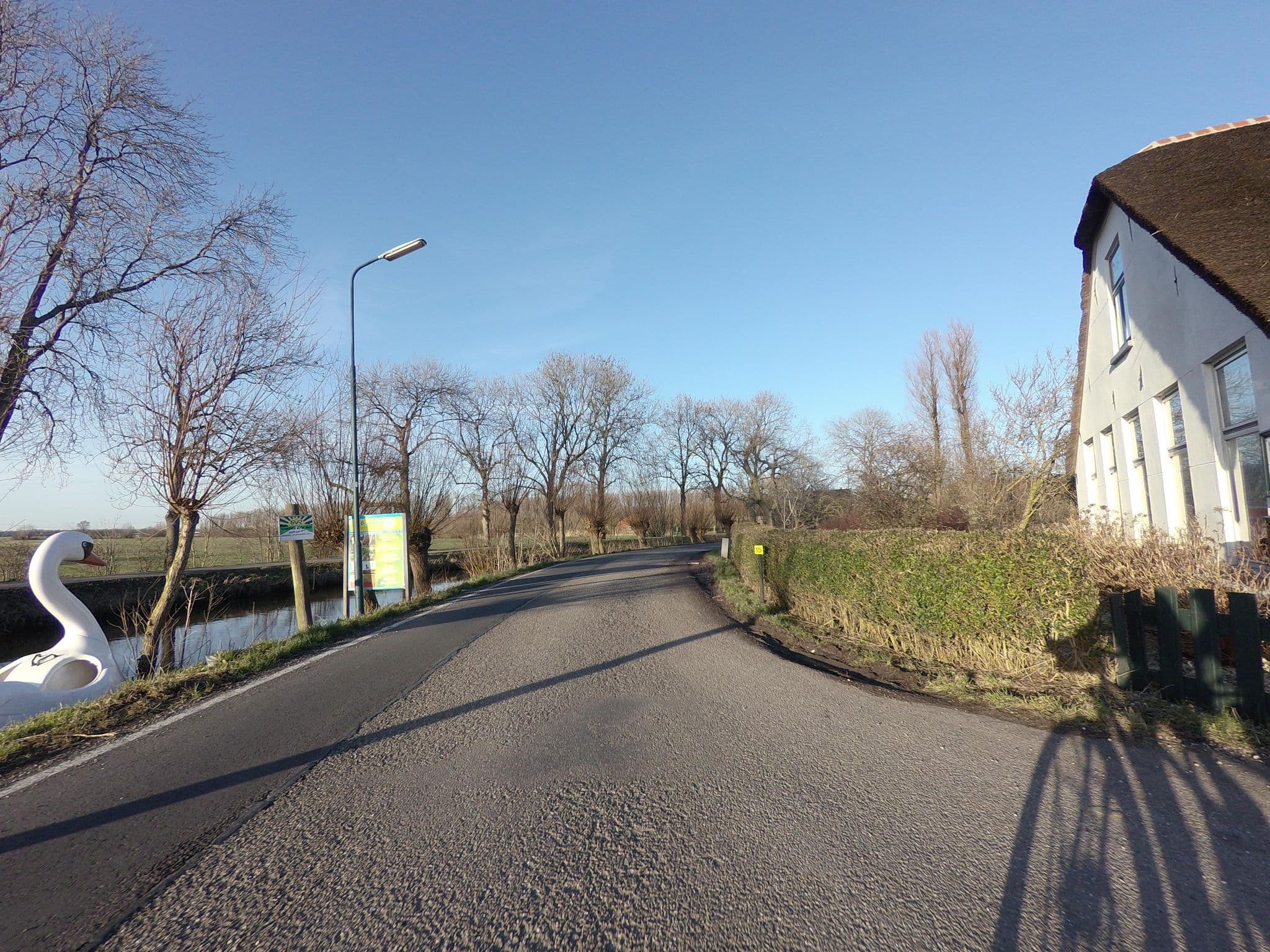 Street view near Natuurcamping De Boerderij, Linschoten — © ankeric (CC BY-SA · Mapillary)
