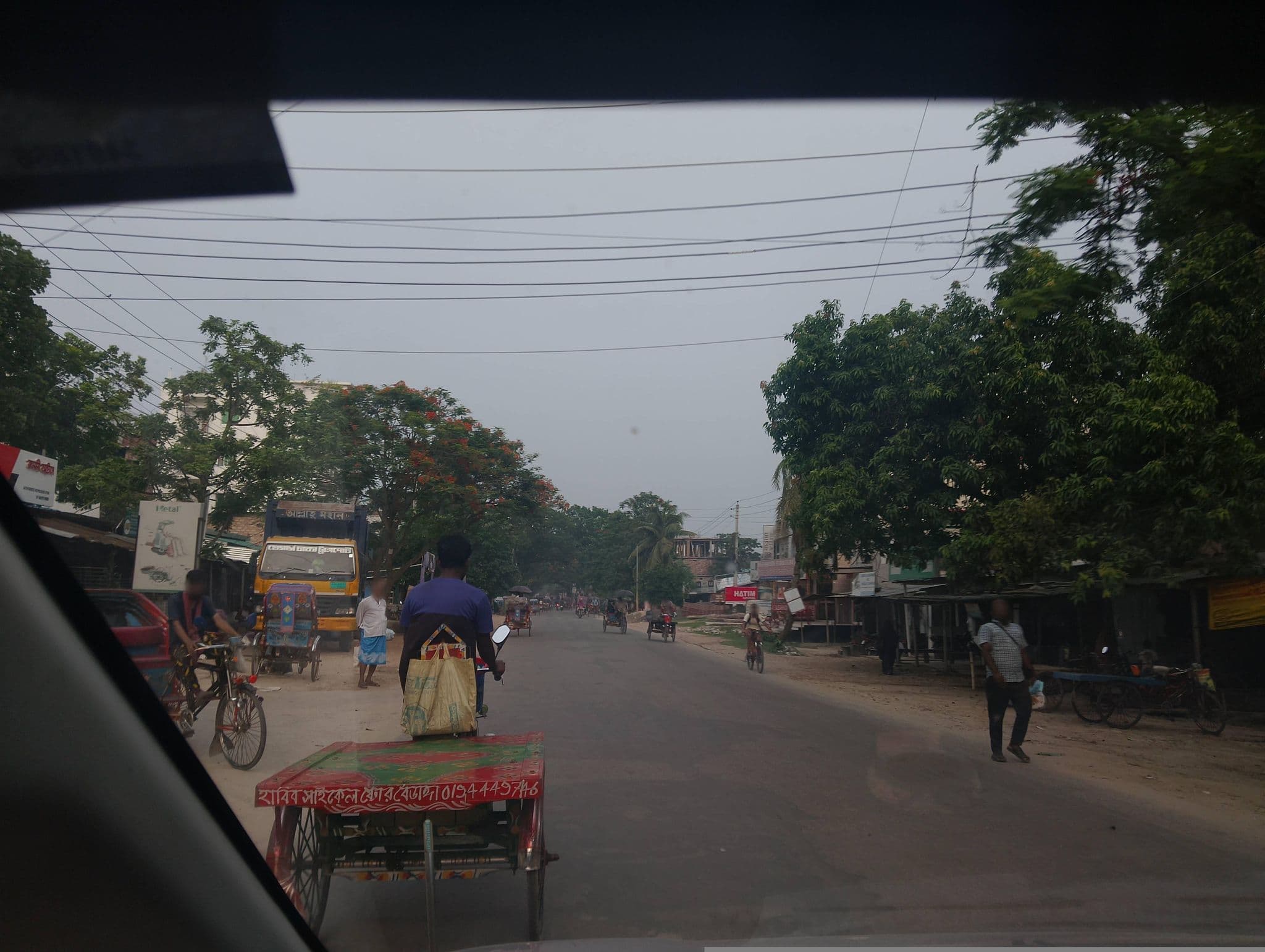 Street view near Kutum Residential Hotel, Kālīganj — © SamsulArafin (CC BY-SA · Mapillary)