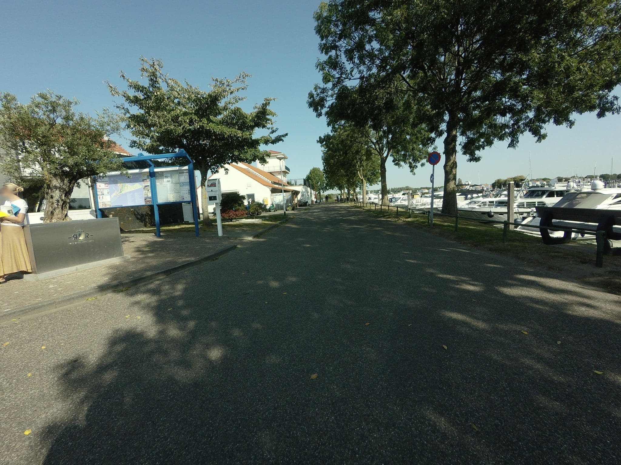 Street view near Resort Marina Oolderhuuske, Herten — © madel (CC BY-SA · Mapillary)