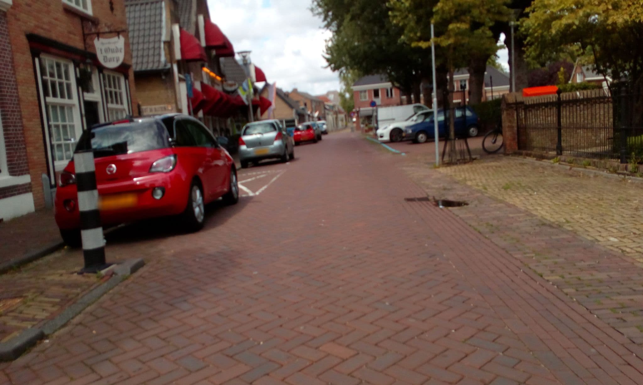Street view near Huize Waalesteyn, Barendrecht — © micmin1972 (CC BY-SA · Mapillary)