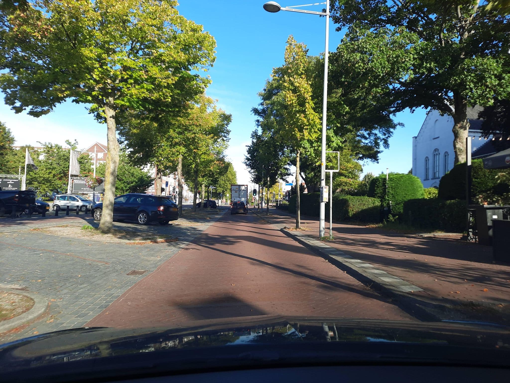 Street view near De Rustende Jager, Nieuw-Vennep — © Lowiekse (CC BY-SA · Mapillary)
