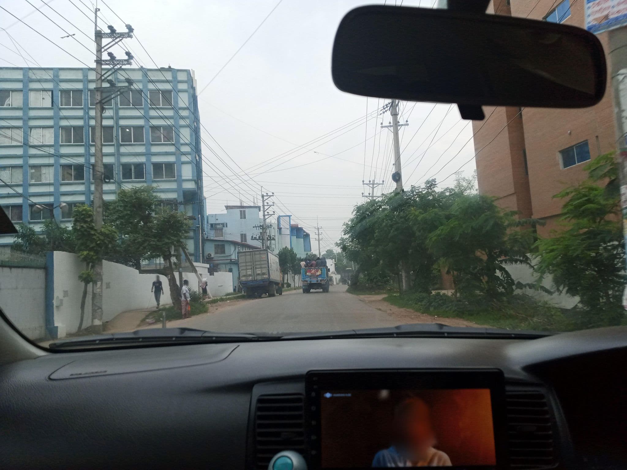 Street view near Crown Family Resort ক্রাউন পারিবারিক রিসোর্ট, Sakhipur — © Shanji_6 (CC BY-SA · Mapillary)