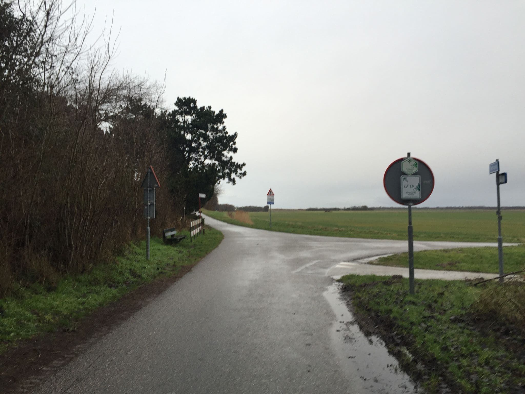 Street view near De Vrije Ruimte, Ouddorp — © ankeric (CC BY-SA · Mapillary)