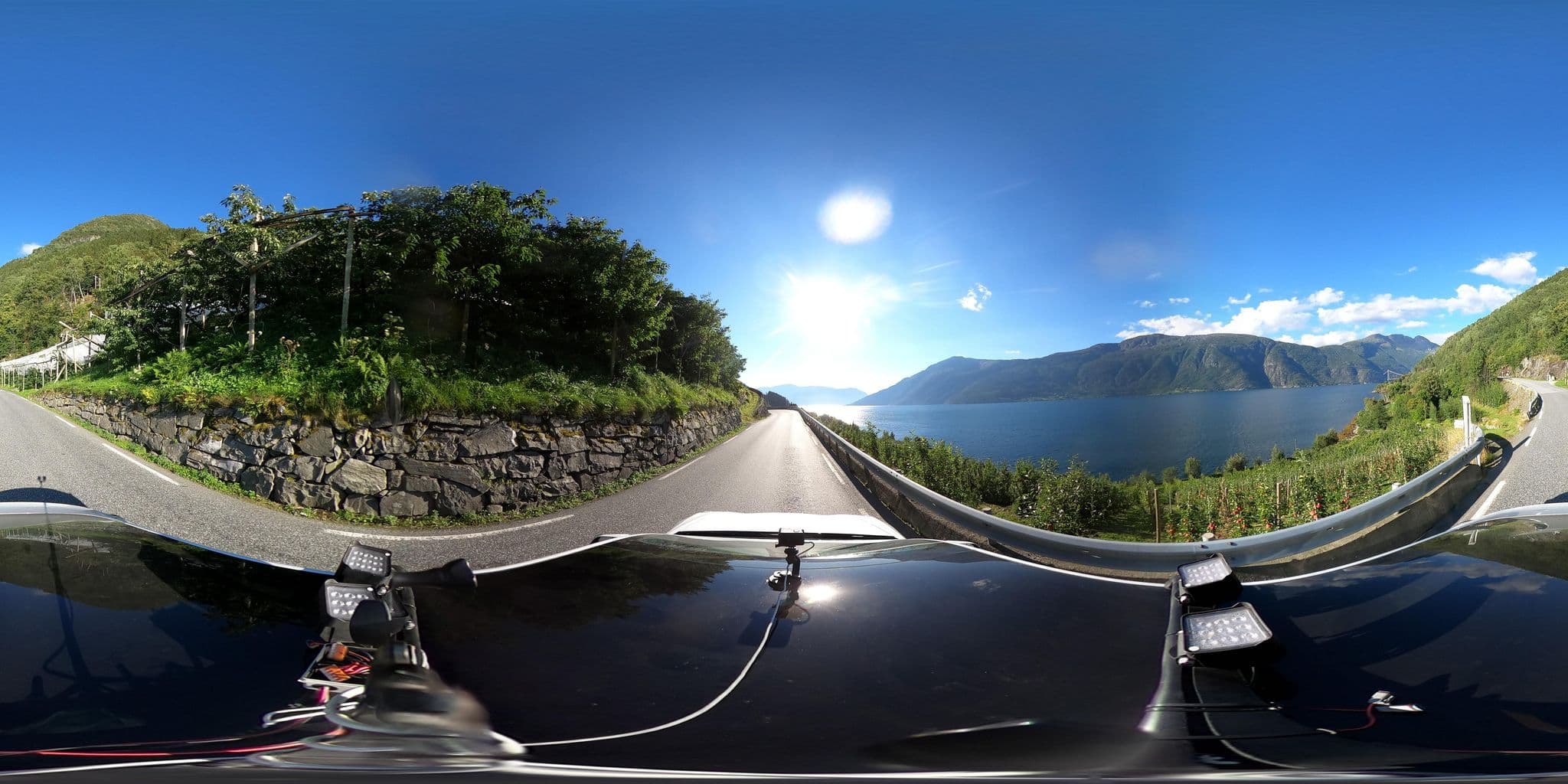 Street view near Indre Bjotveit Gard, Ulvik — © catoandersen (CC BY-SA · Mapillary)