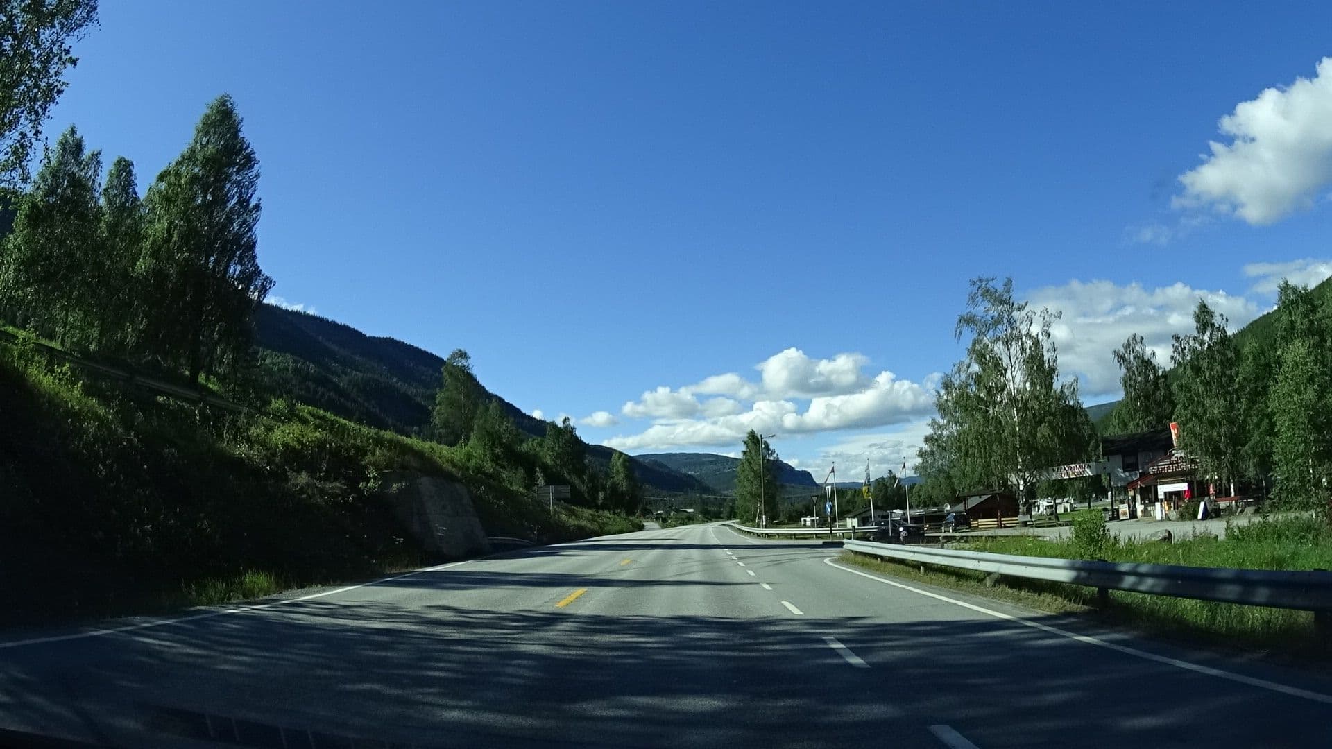 Street view near Sutøya Feriepark, Nesbyen — © kino (CC BY-SA · Mapillary)