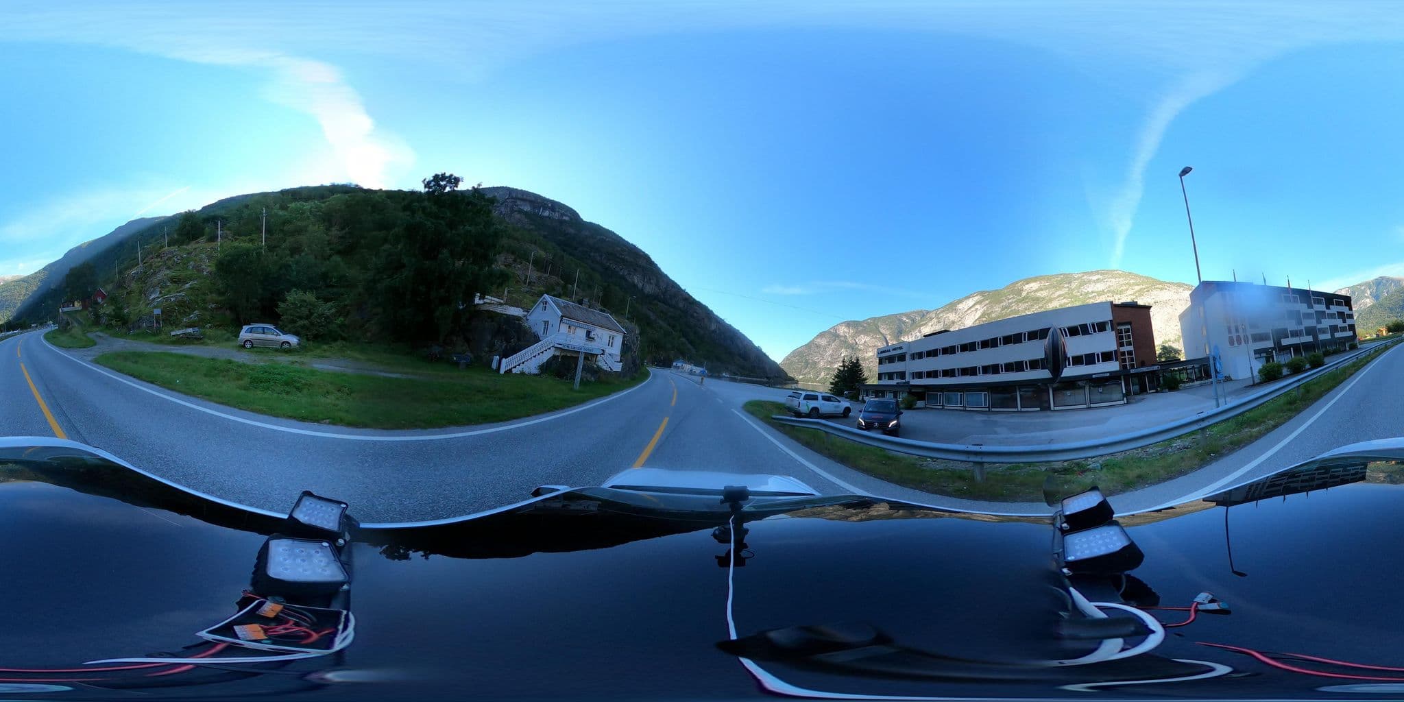 Street view near Lærdal hotell, Lærdalsøyri — © catoandersen (CC BY-SA · Mapillary)