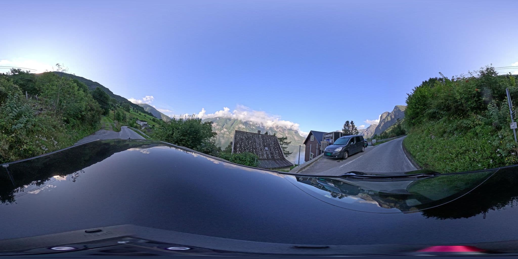 Street view near Kvam Stegastein, Lærdalsøyri — © yannakis (CC BY-SA · Mapillary)
