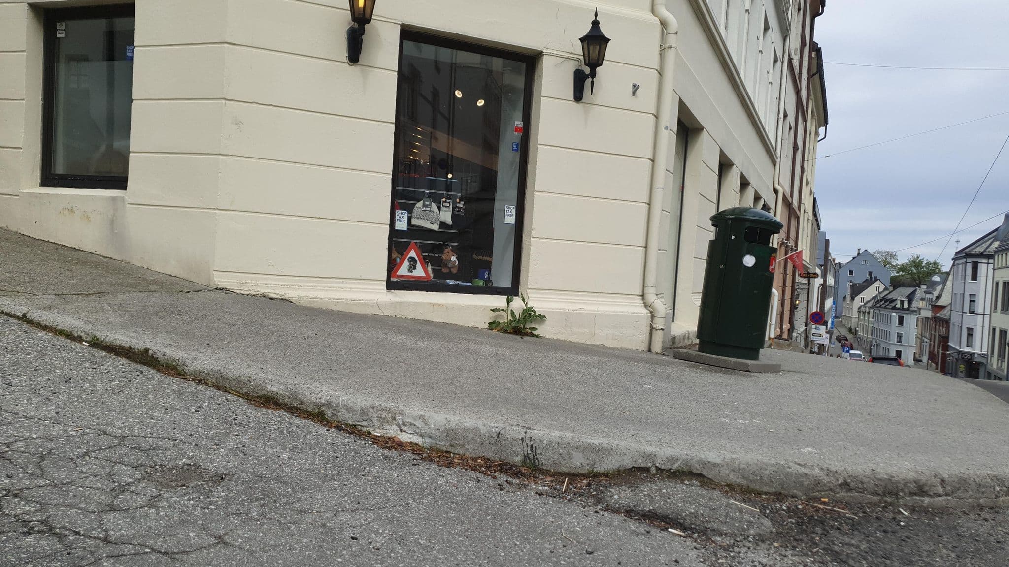Street view near Scandic parken, Ålesund — © pbb (CC BY-SA · Mapillary)