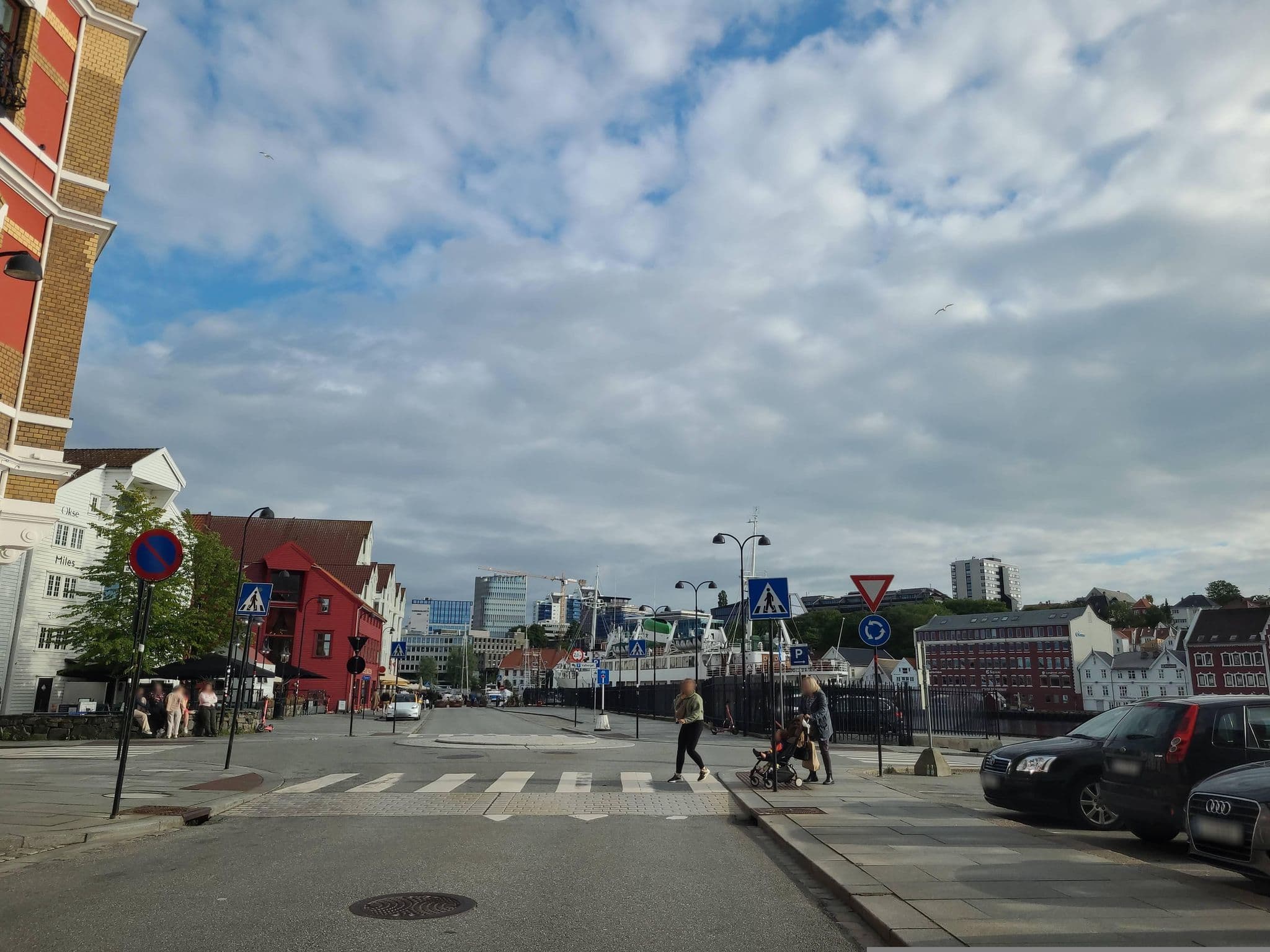 Street view near Victoria Hotel, Stavanger — © jopparn2 (CC BY-SA · Mapillary)