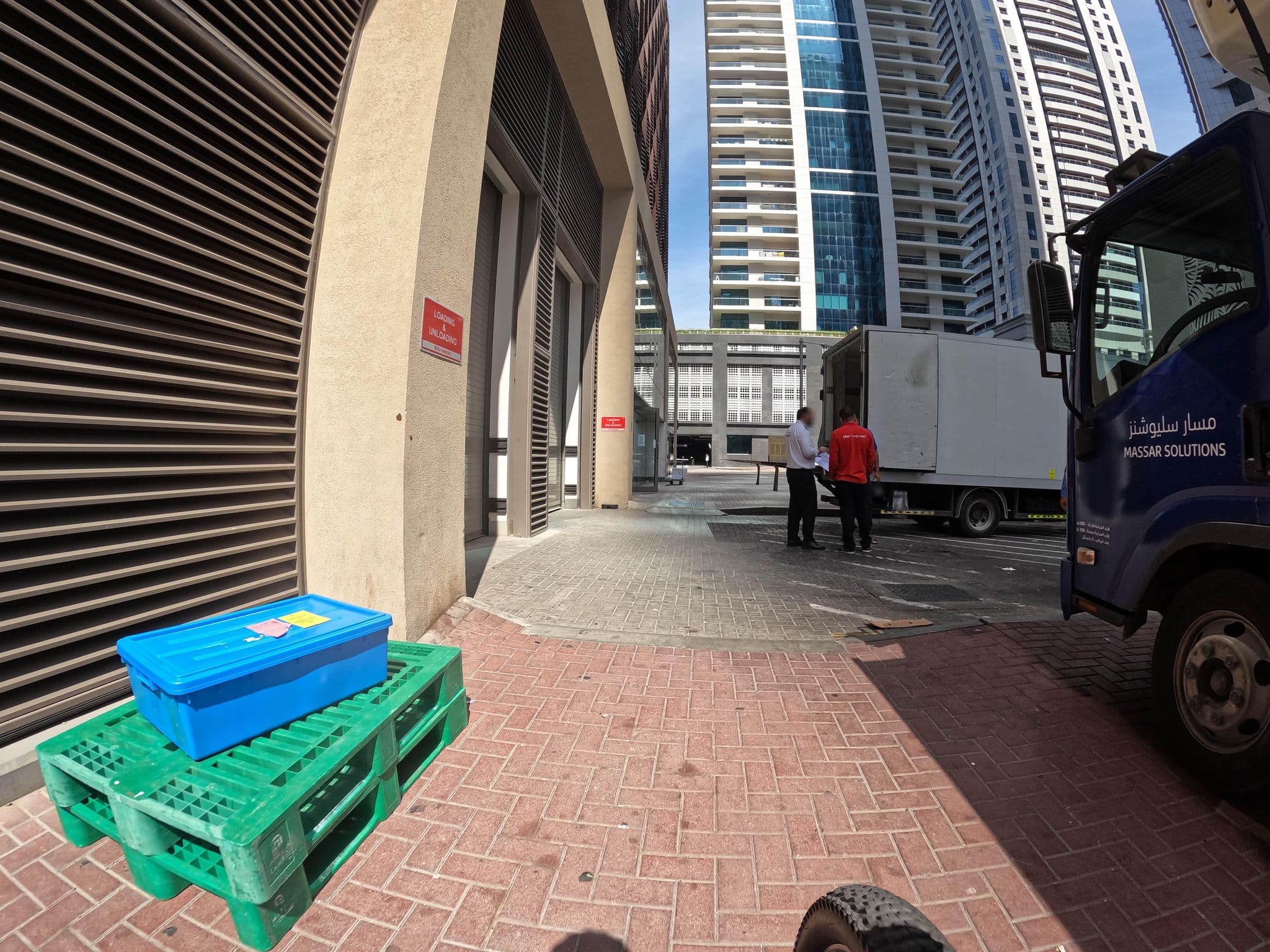 Street view near Jumeirah Living Marina Gate, Dubai Marina — © countzero5 (CC BY-SA · Mapillary)