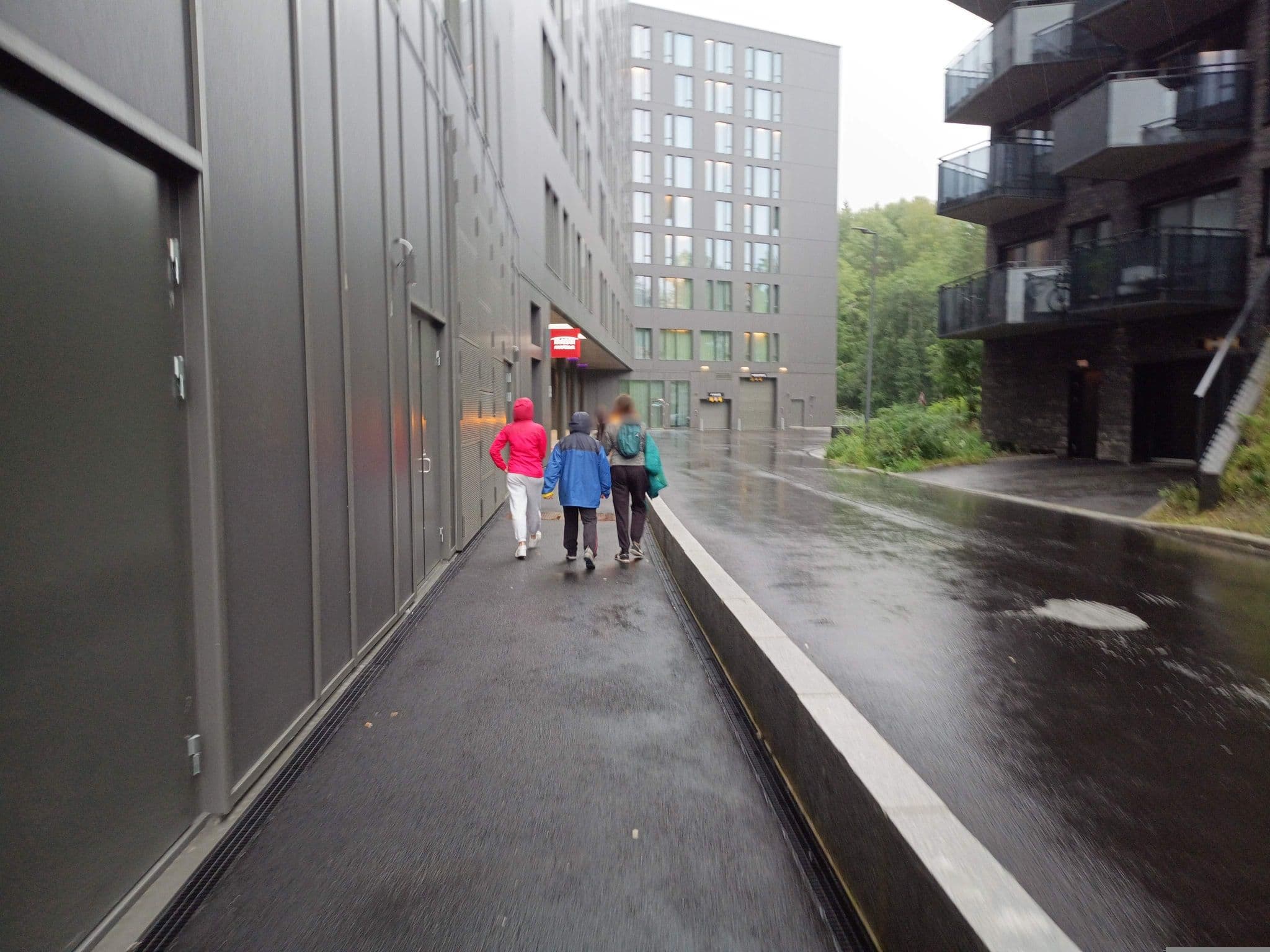 Street view near Thon Hotel Snø, Strømmen — © Albergarri788 (CC BY-SA · Mapillary)