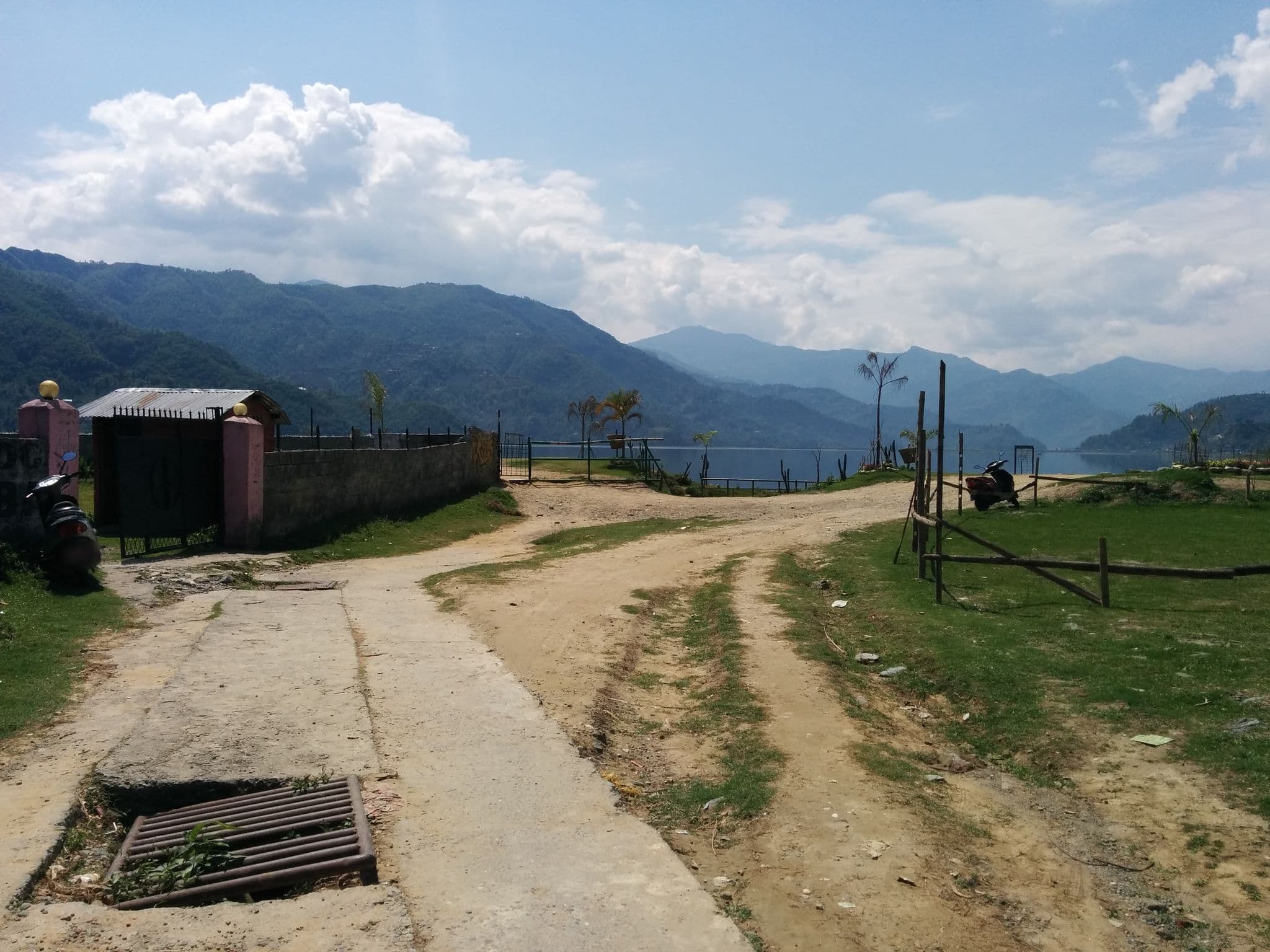 Street view near Kaavi, Pokhara