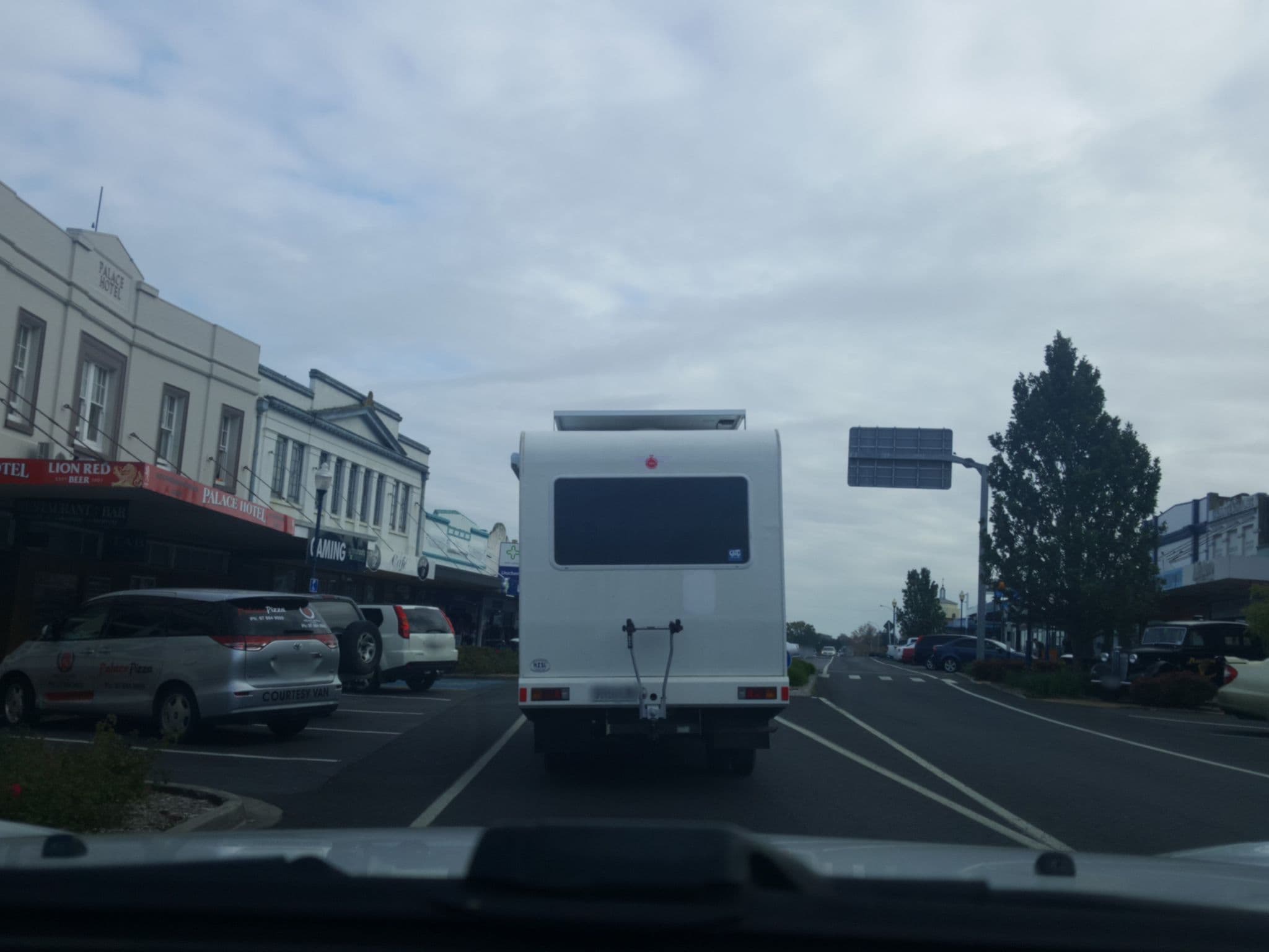 Street view near Palace Hotel, Te Aroha — © elphix (CC BY-SA · Mapillary)