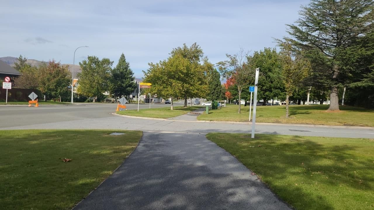 Street view near Carrick Lodge Motel, Cromwell — © roadroid (CC BY-SA · Mapillary)