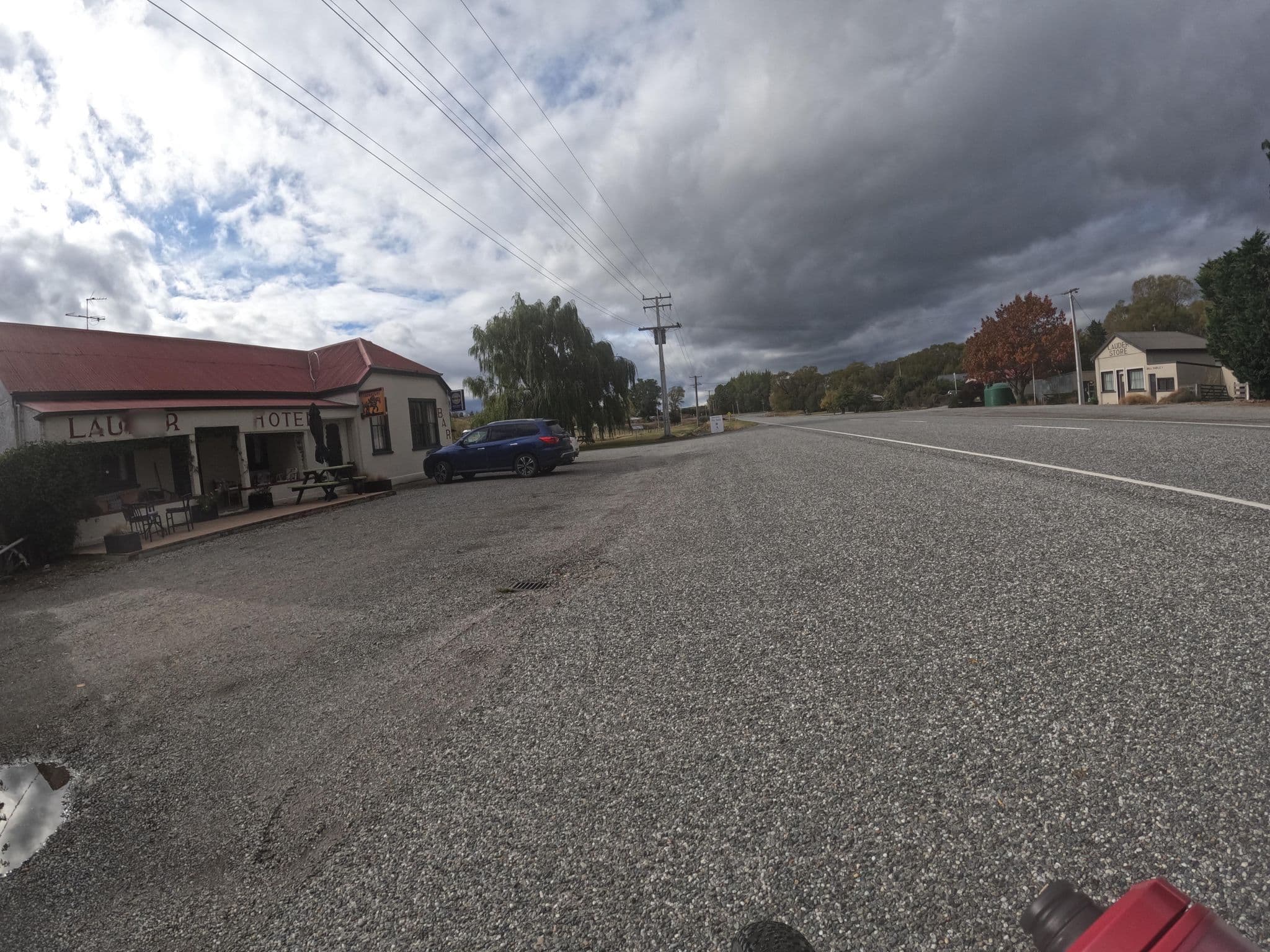 Street view near Lauder Hotel, Alexandra — © skillsy (CC BY-SA · Mapillary)