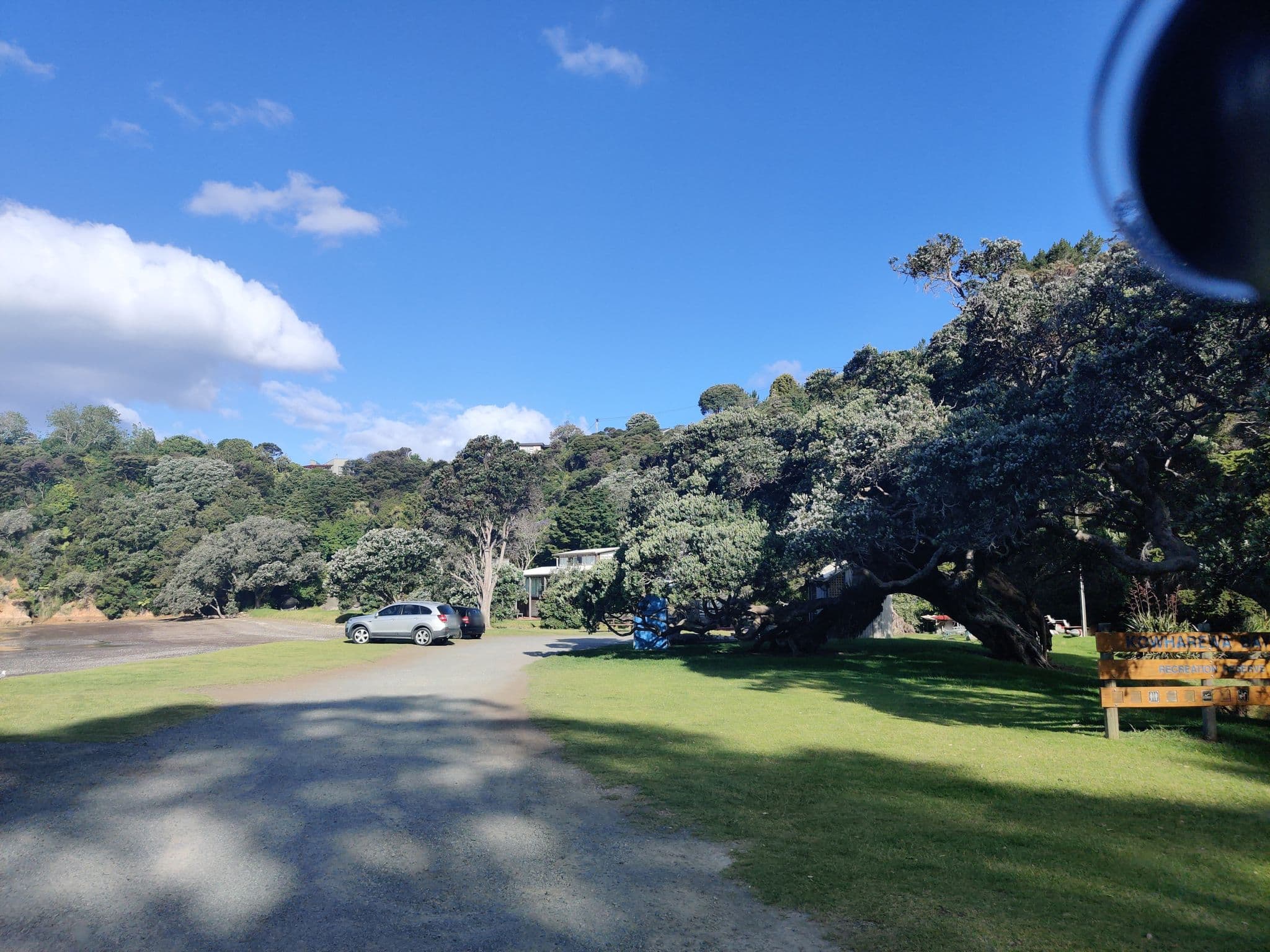 Street view near Freedom camping, no tents, Ngunguru — © elphix (CC BY-SA · Mapillary)