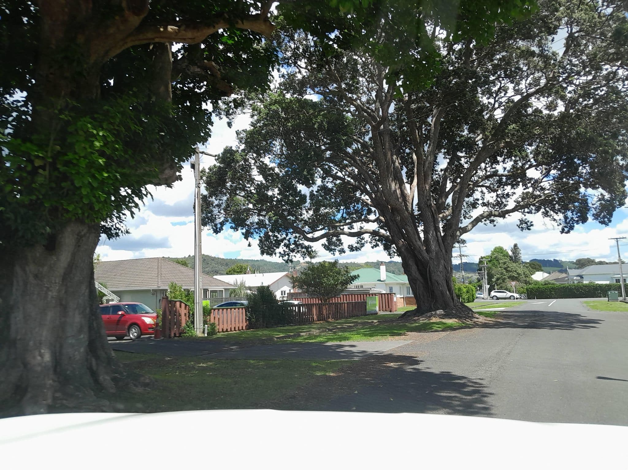 Street view near Whangarei Top 10 Holiday Park, Whangarei — © marklt (CC BY-SA · Mapillary)