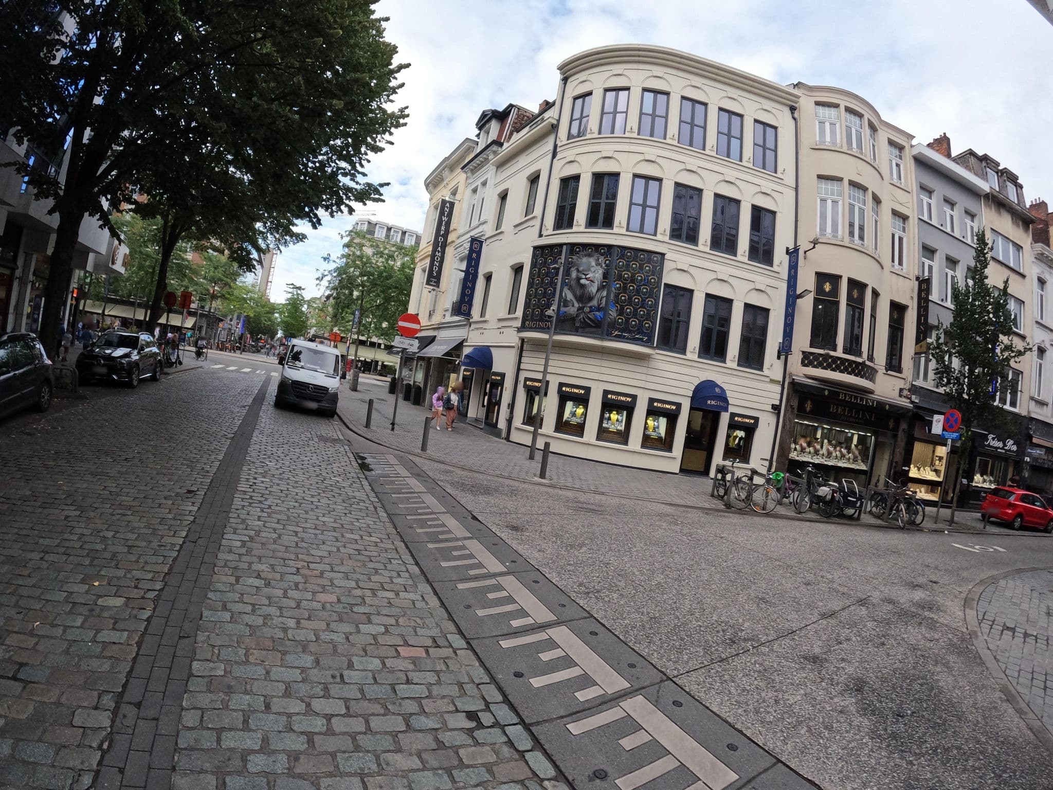Street view near Hyllit, Antwerp — © koninklijke (CC BY-SA · Mapillary)