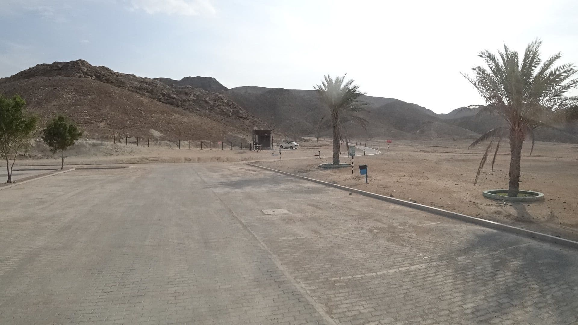 Street view near Public Parking Turtle Beach, Sur — © vbombaerts (CC BY-SA · Mapillary)
