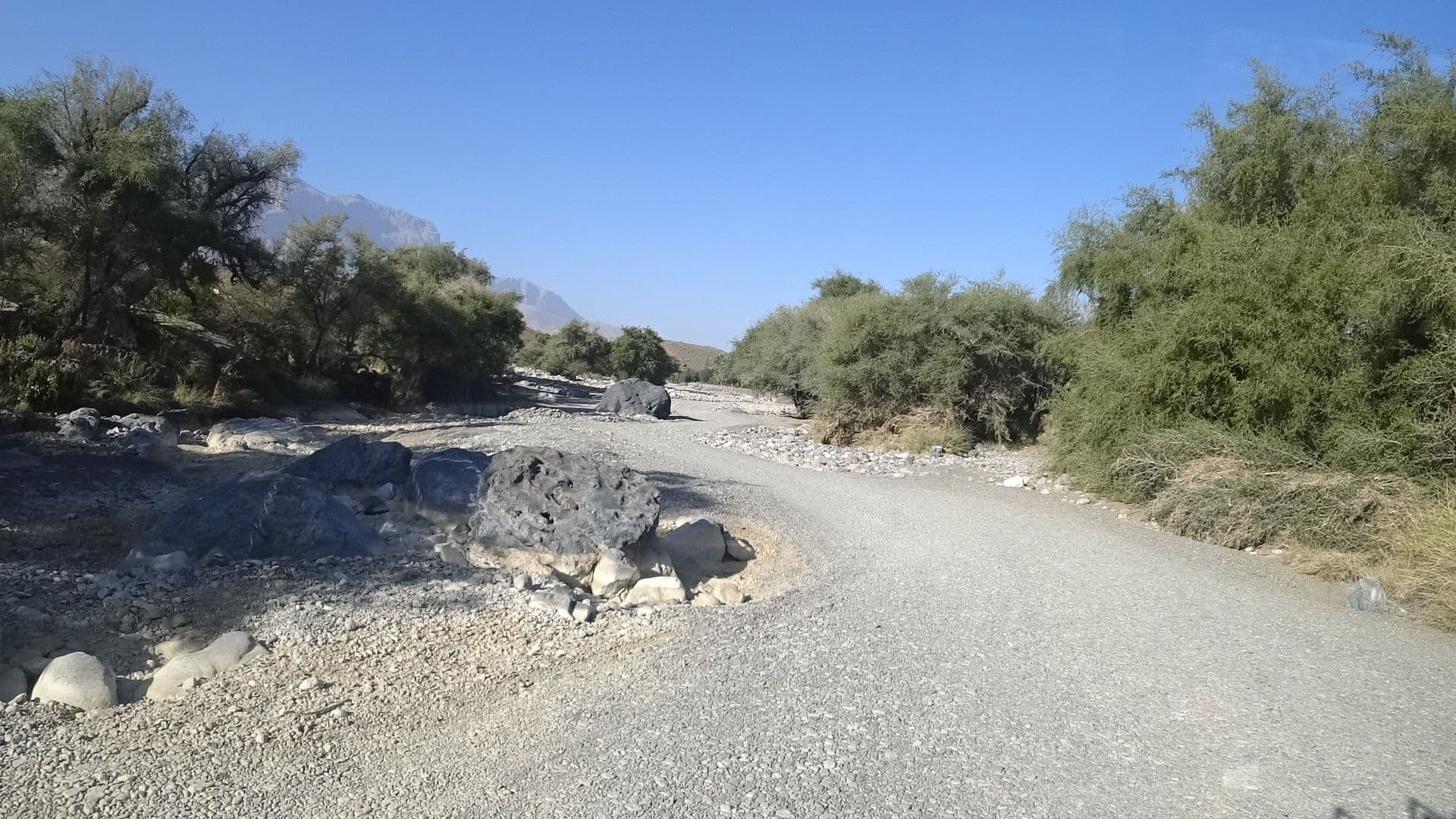 Street view near bush camp, Bahlā’ — © vbombaerts (CC BY-SA · Mapillary)