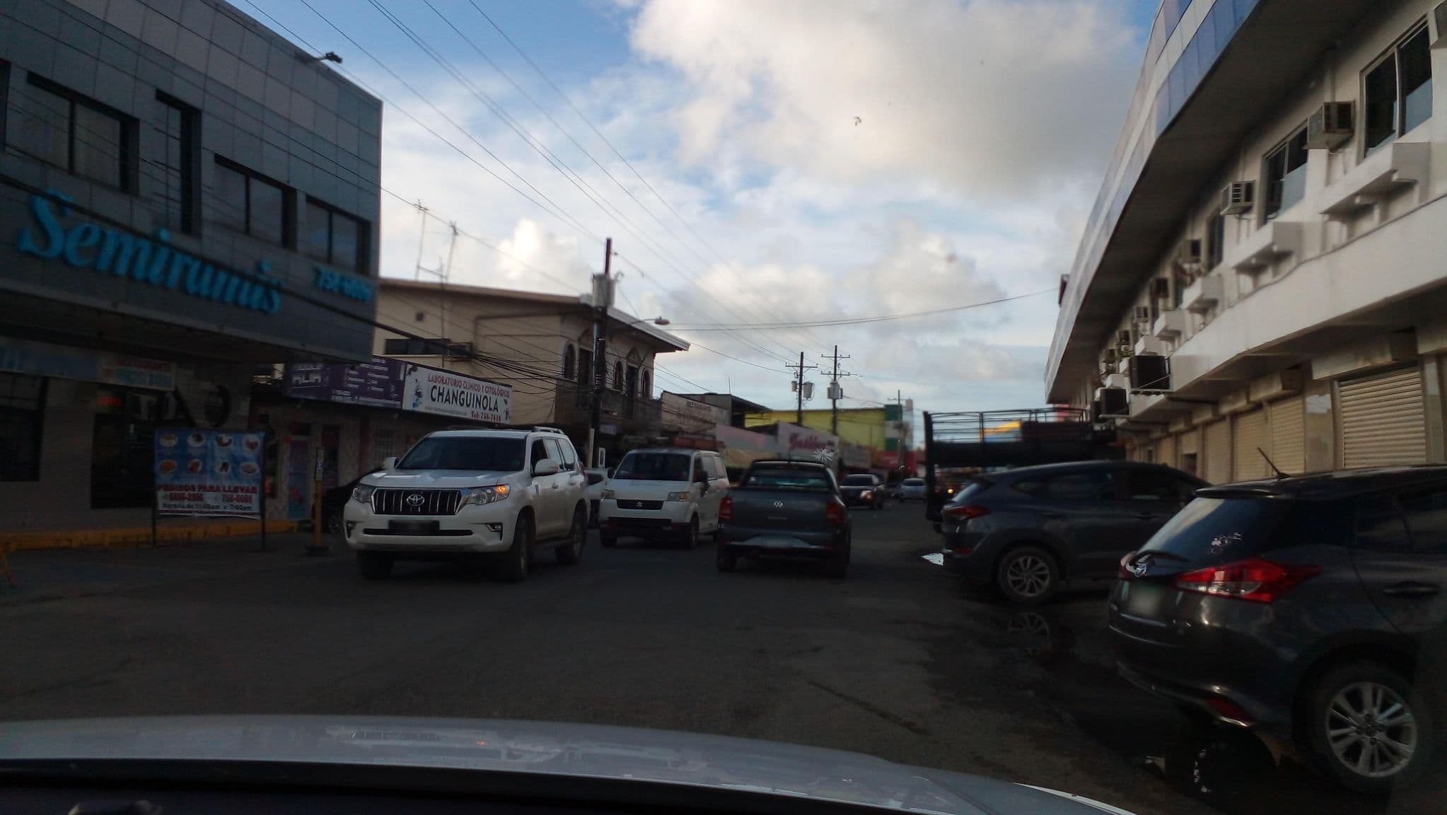 Street view near Hotel Alhambra, Changuinola — © uriel13 (CC BY-SA · Mapillary)