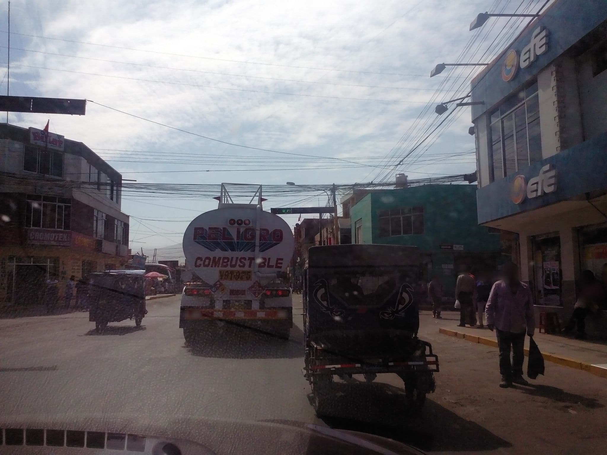 Street view near Hotel el Dorado, Camaná — © derfred (CC BY-SA · Mapillary)