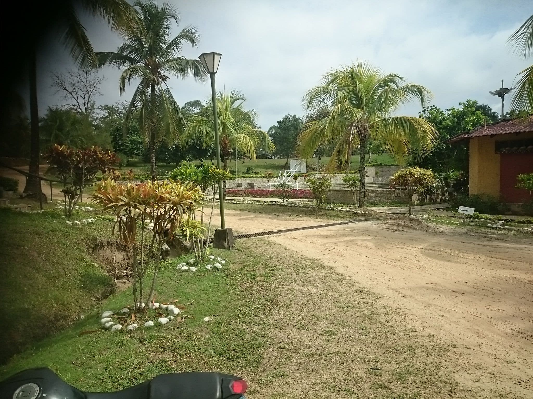 Street view near Puerto Plameras Tarapoto Resort, La Banda — © sguinetti (CC BY-SA · Mapillary)