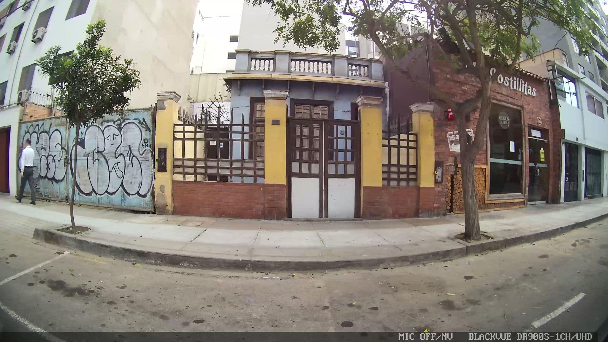 Street view near Miraflores Pacific, Miraflores