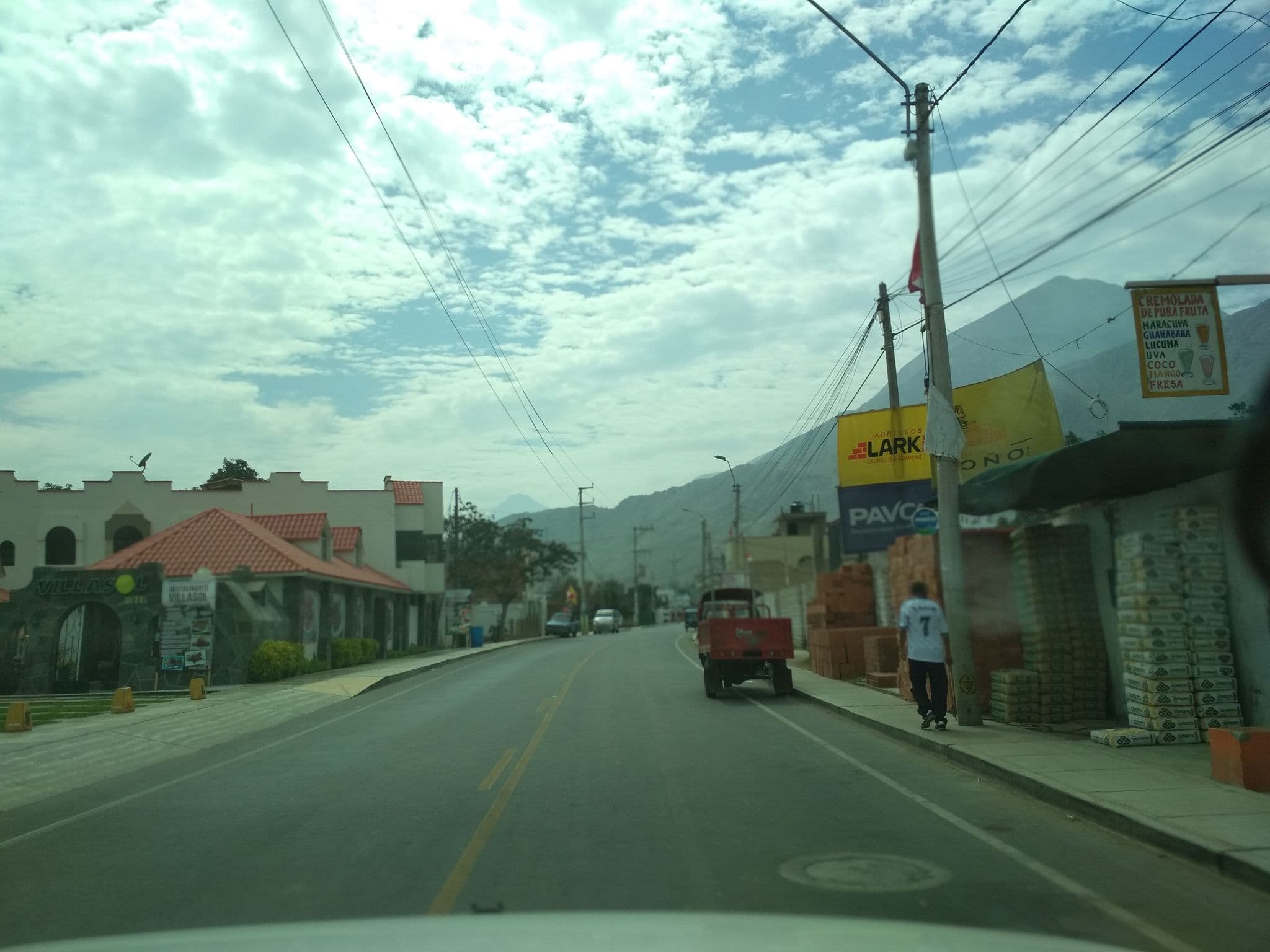 Street view near Hotel Villa Sol, Nuevo Imperial — © johnarupire (CC BY-SA · Mapillary)