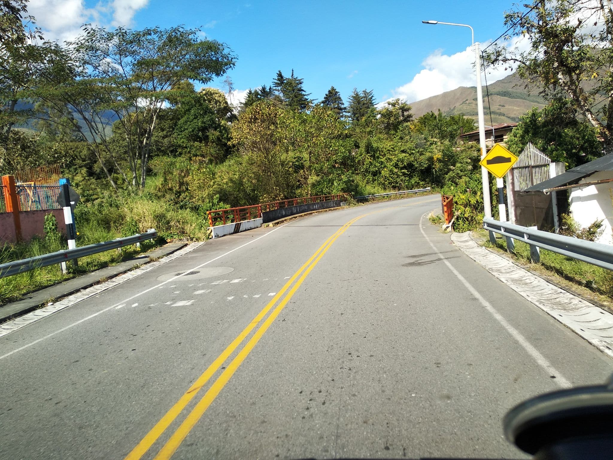 Street view near Casa de la Mamá, Machupicchu