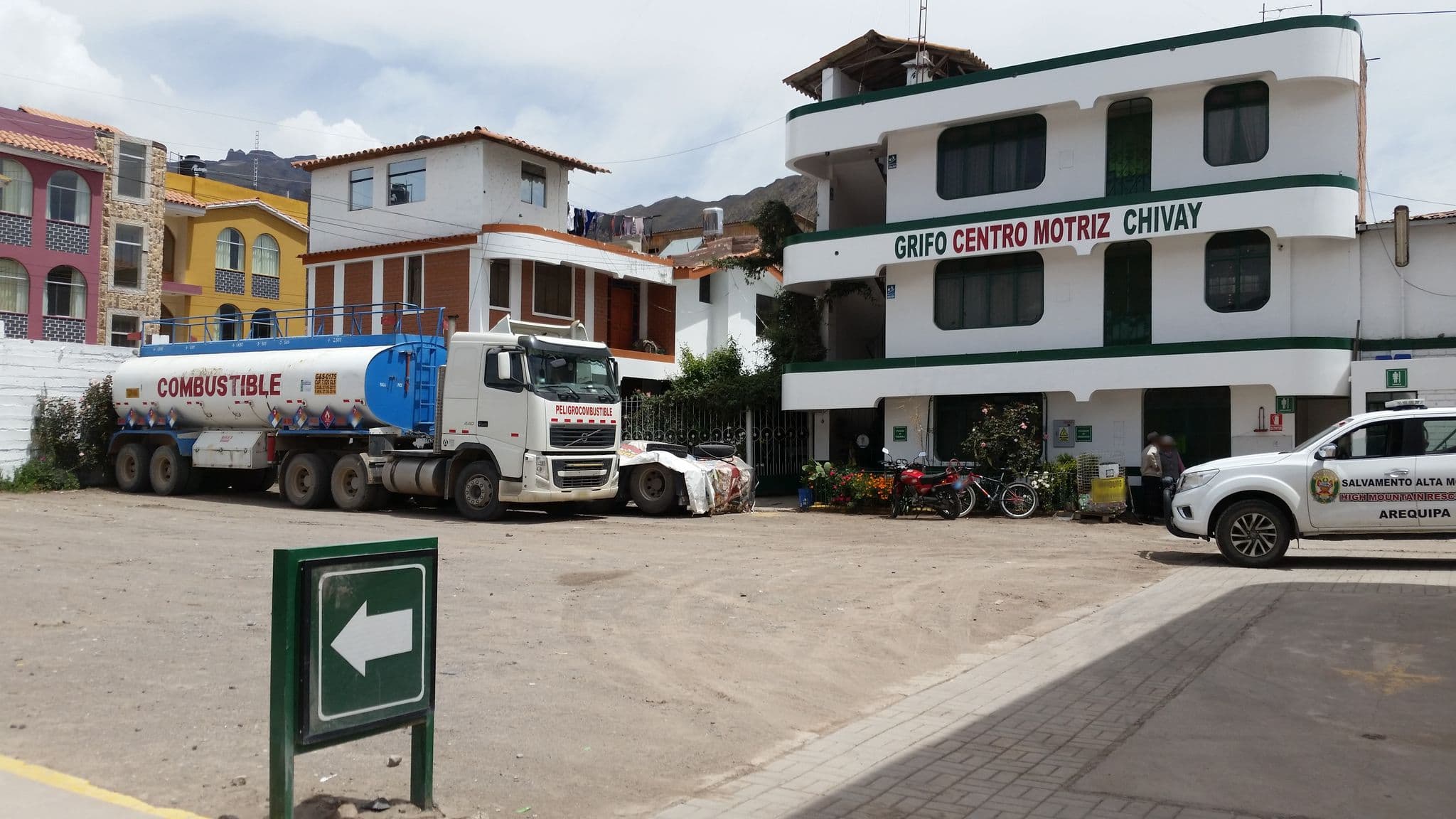 Street view near Los Portales de Chivay, Chivay — © ejegg (CC BY-SA · Mapillary)