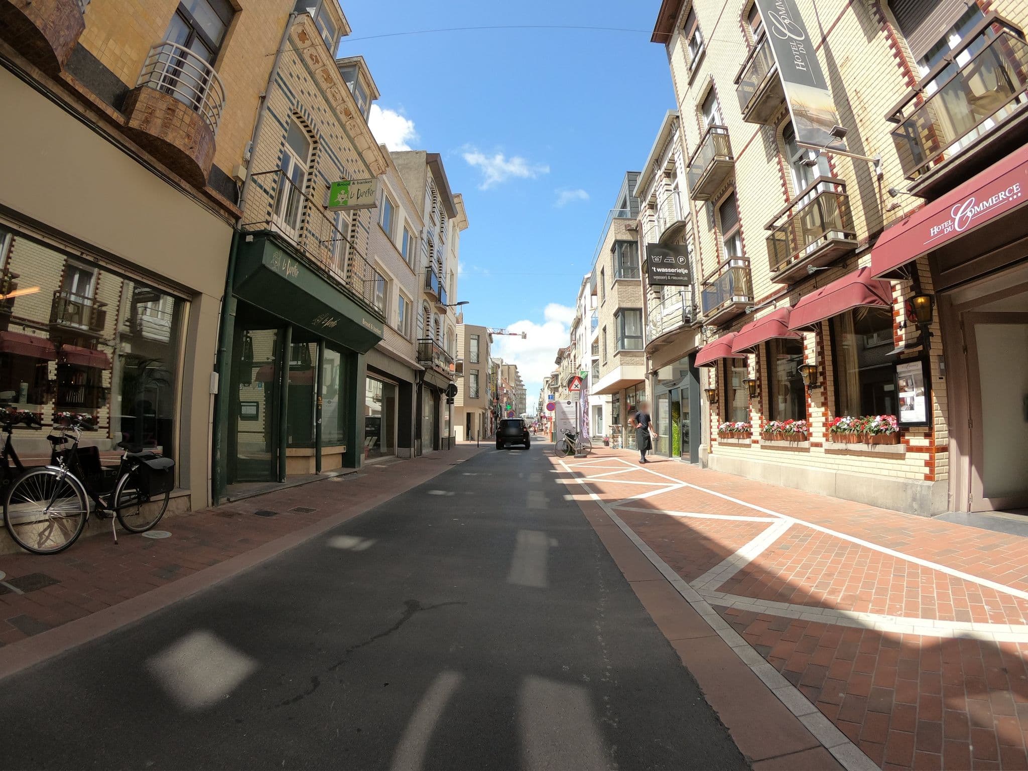 Street view near Hotel du Commerce, Blankenberge — © filipc (CC BY-SA · Mapillary)