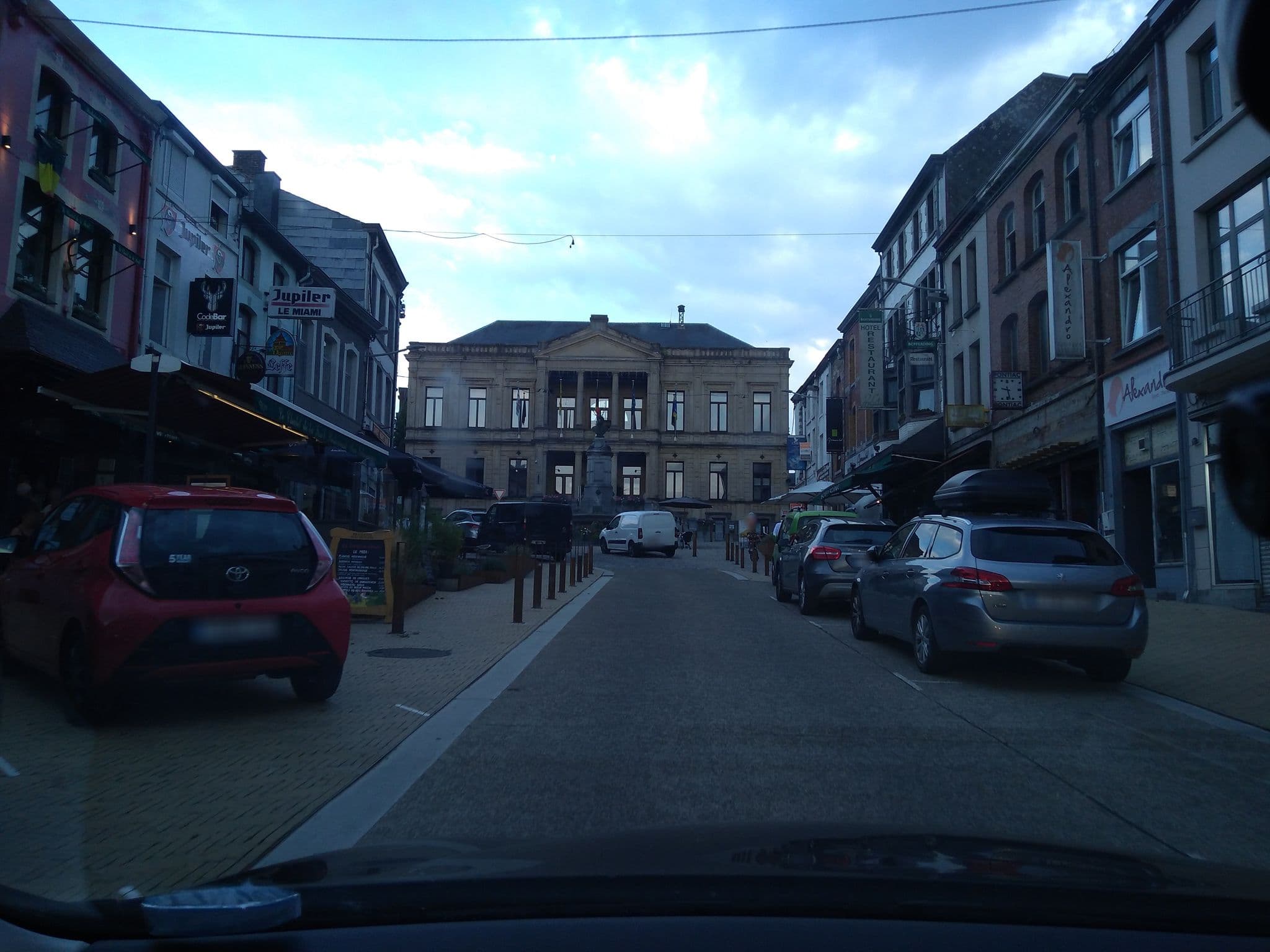 Street view near Hôtel 2G, Saint-Hubert — © clemdoc (CC BY-SA · Mapillary)