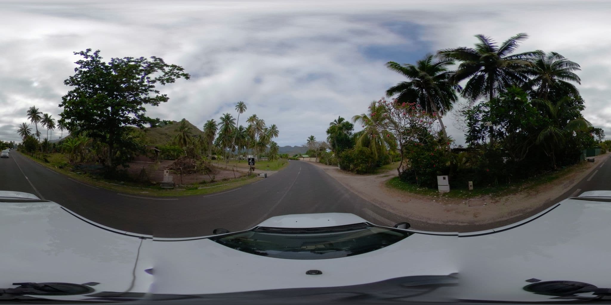 Street view near Fare Maheata, Papetoai — © ratzillas (CC BY-SA · Mapillary)
